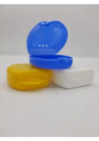 Diş Protezi Saklama Kabı Karşılaştırması: Barış Dental ve Polywax Ürünlerinin Özellikleri