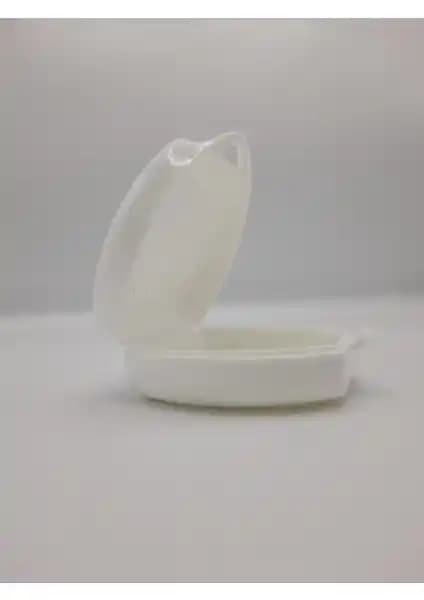 Diş Protezi Saklama Kabı Karşılaştırması: Barış Dental ve Polywax Ürünlerinin Özellikleri ve Kullanıcı Yorumları