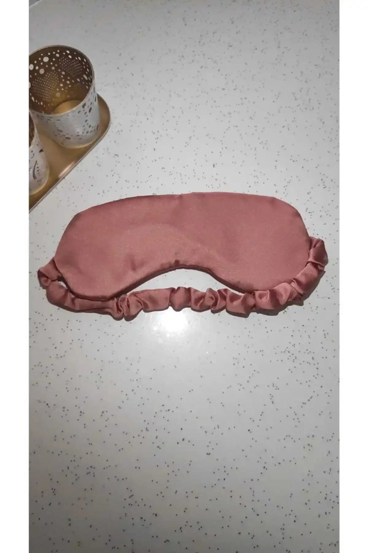 Elvin Aksesuar Koyu Pudra Renk Saten Uyku Bandı Şıklık ve Konfor Sunar