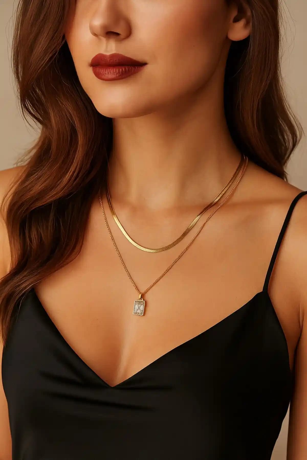 Genel Markalar Çelik İkili Taşlı Kolye: Dayanıklı ve Şık Modern Takı Seçenekleri