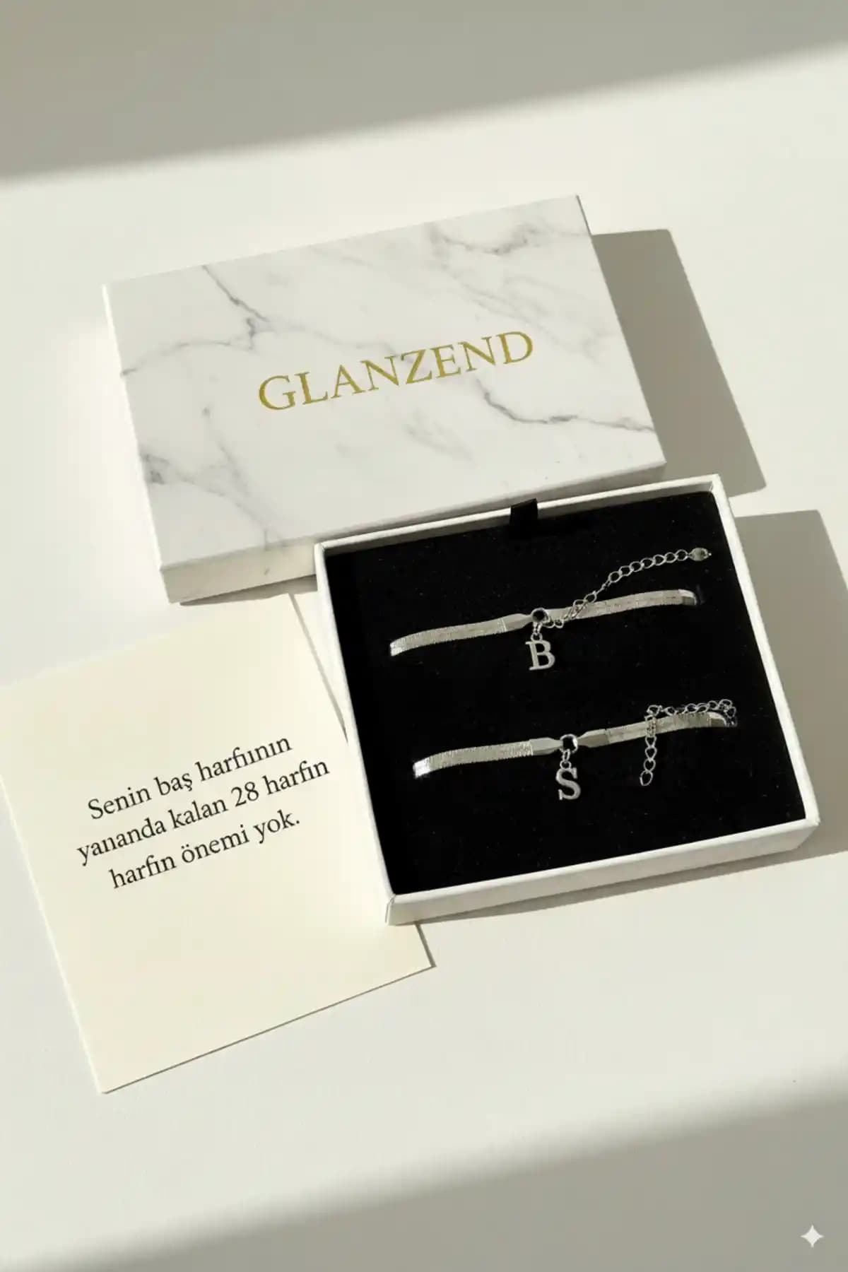 GLANZEND Kararmaz Çelik 2'li Italyan Harfli Bileklik: Şıklık ve Dayanıklılığın Birleşimi