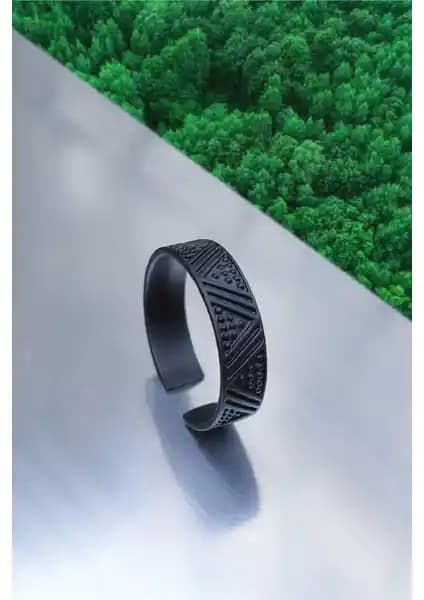 İki Ayarlanabilir Erkek Yüzüğü Modelinin Malzeme, Tasarım ve Kullanıcı Deneyimi Karşılaştırması