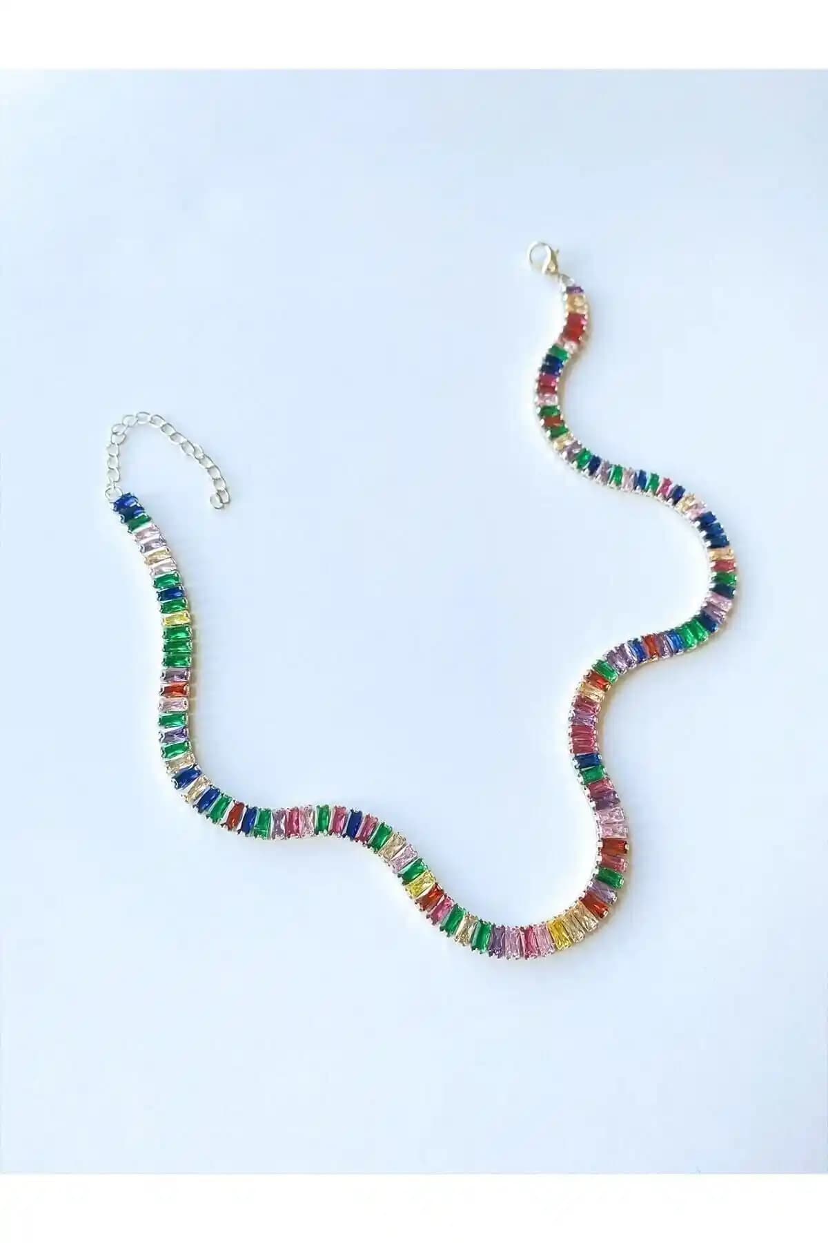 Somis Atelier Renkli Baget Taşlı Su Yolu Choker Modern ve Zarif Tasarım