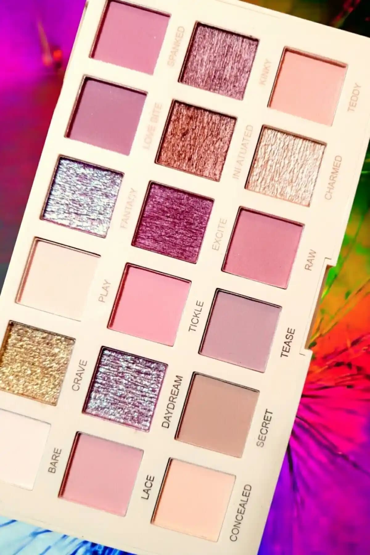 Wonderway Nude Far Paleti: Çok Renkli ve Mat Bitişli Göz Makyajı İçin Yenilikçi Seçenek