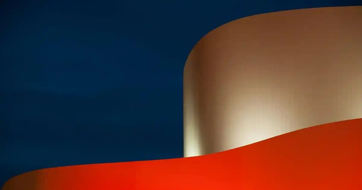 38 Yaşındaki Kadınlar İçin Doğal ve Hızlı Makyaj Teknikleri ve Ürün Önerileri