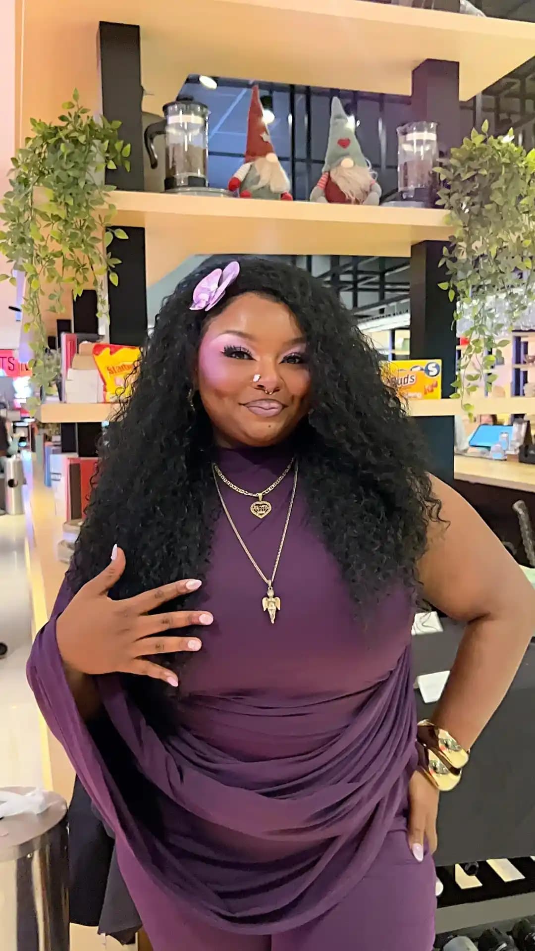 Doğum Günü Makyajı: 1 Saatte Altın Doğum Günü Görünümünün Adımları ve Ürünleri