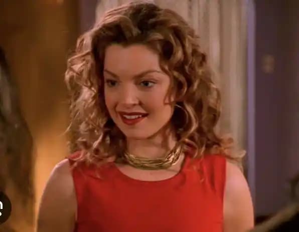 Glory'nin Saç Modeli: Büyük Bukleler İçin Maşa ve Bigudi Teknikleri