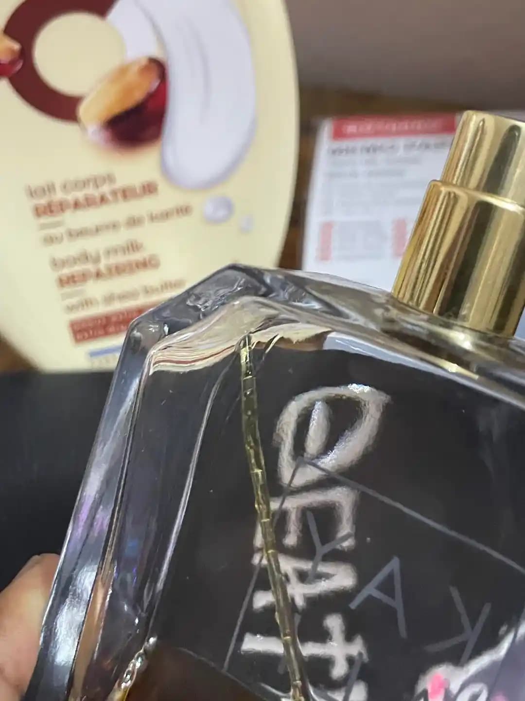 Parfüm Şişesi Dip Tüpü Arızası: Nedenleri ve Etkili Çözüm Yöntemleri