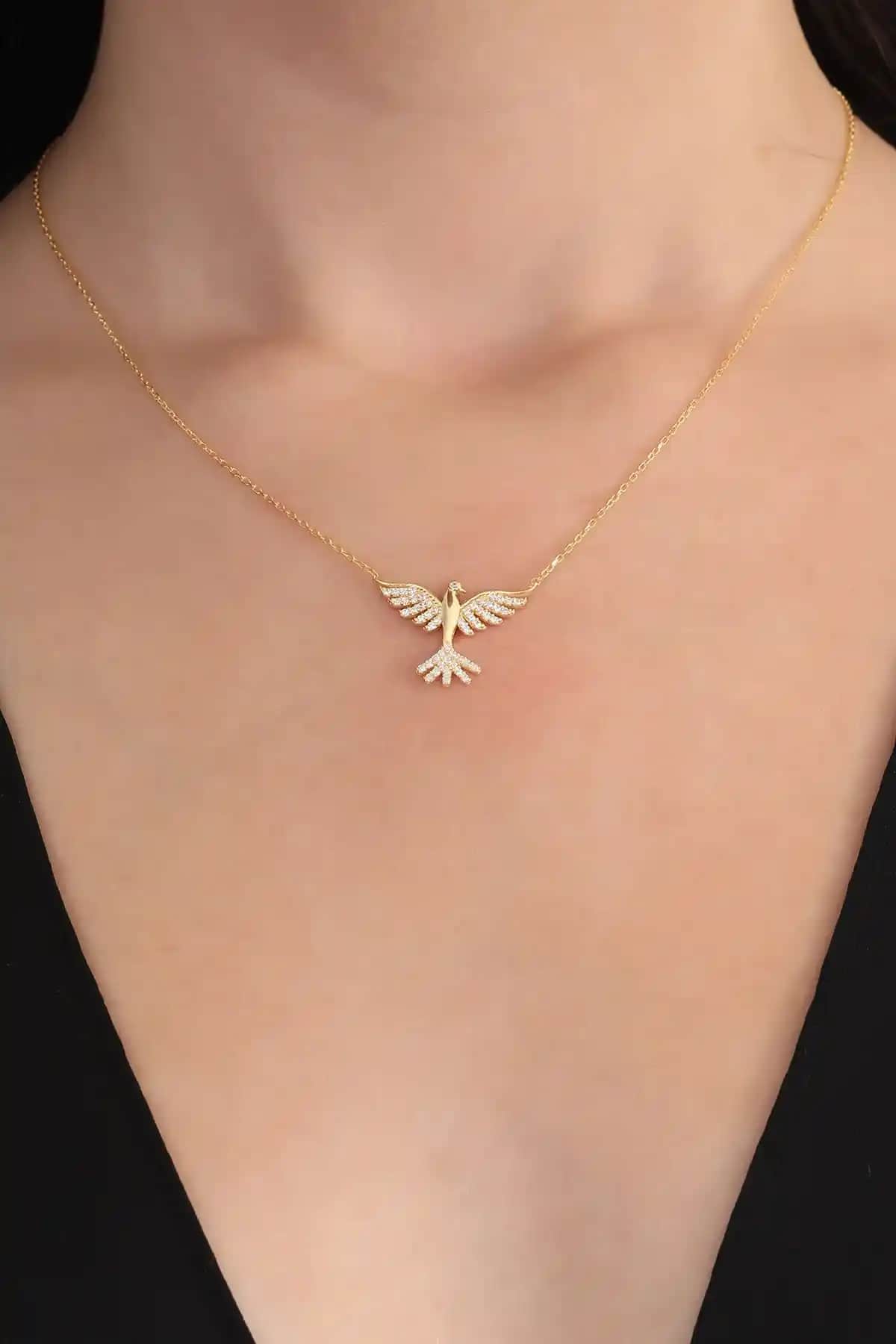 925 ayar gümüş ve altın kaplama zümrüdü anka kuşu sembollü şık kolye