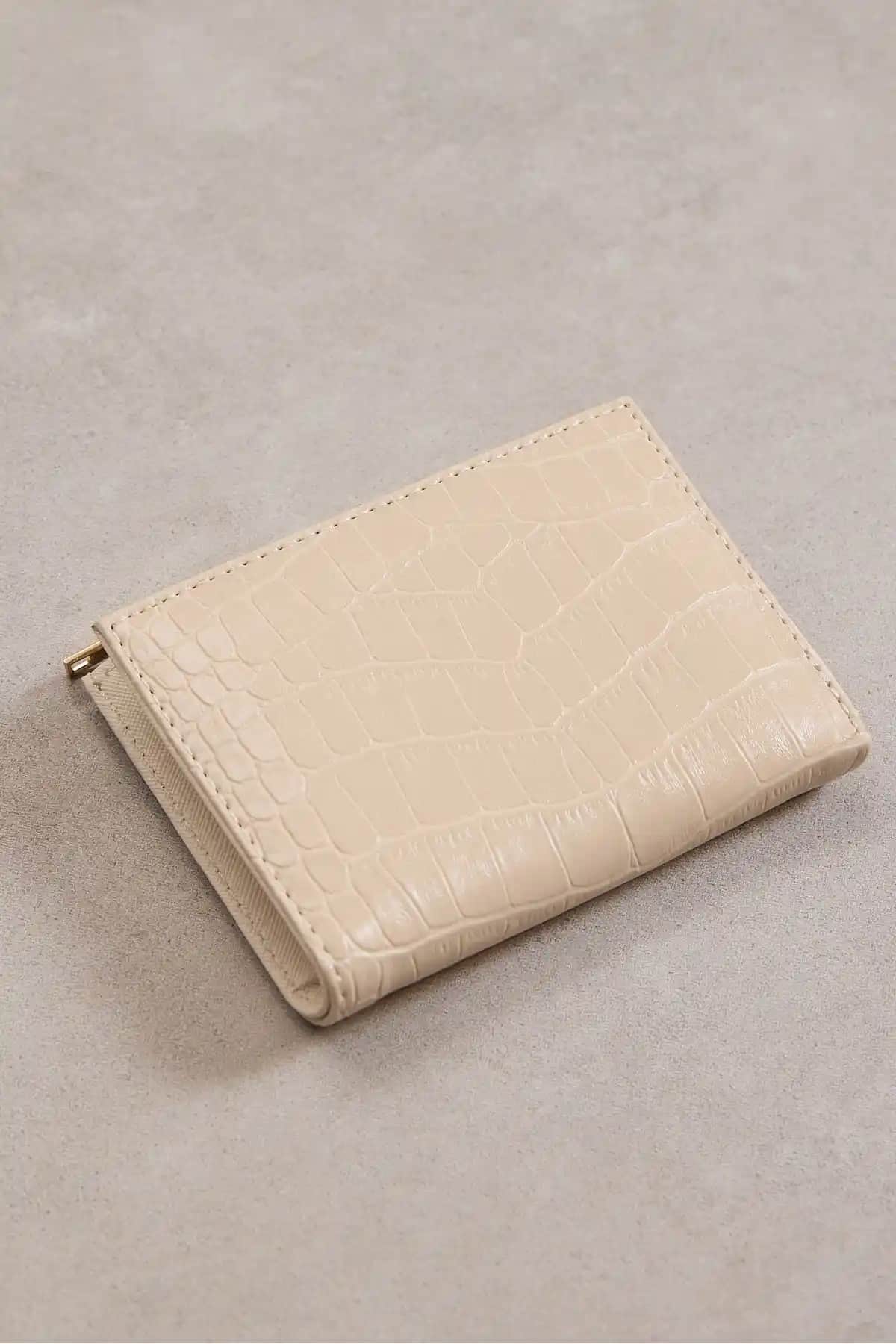 Addax Timsahtır Görünümlü Kadın Cüzdanı Şık ve İşlevsel Tasarım