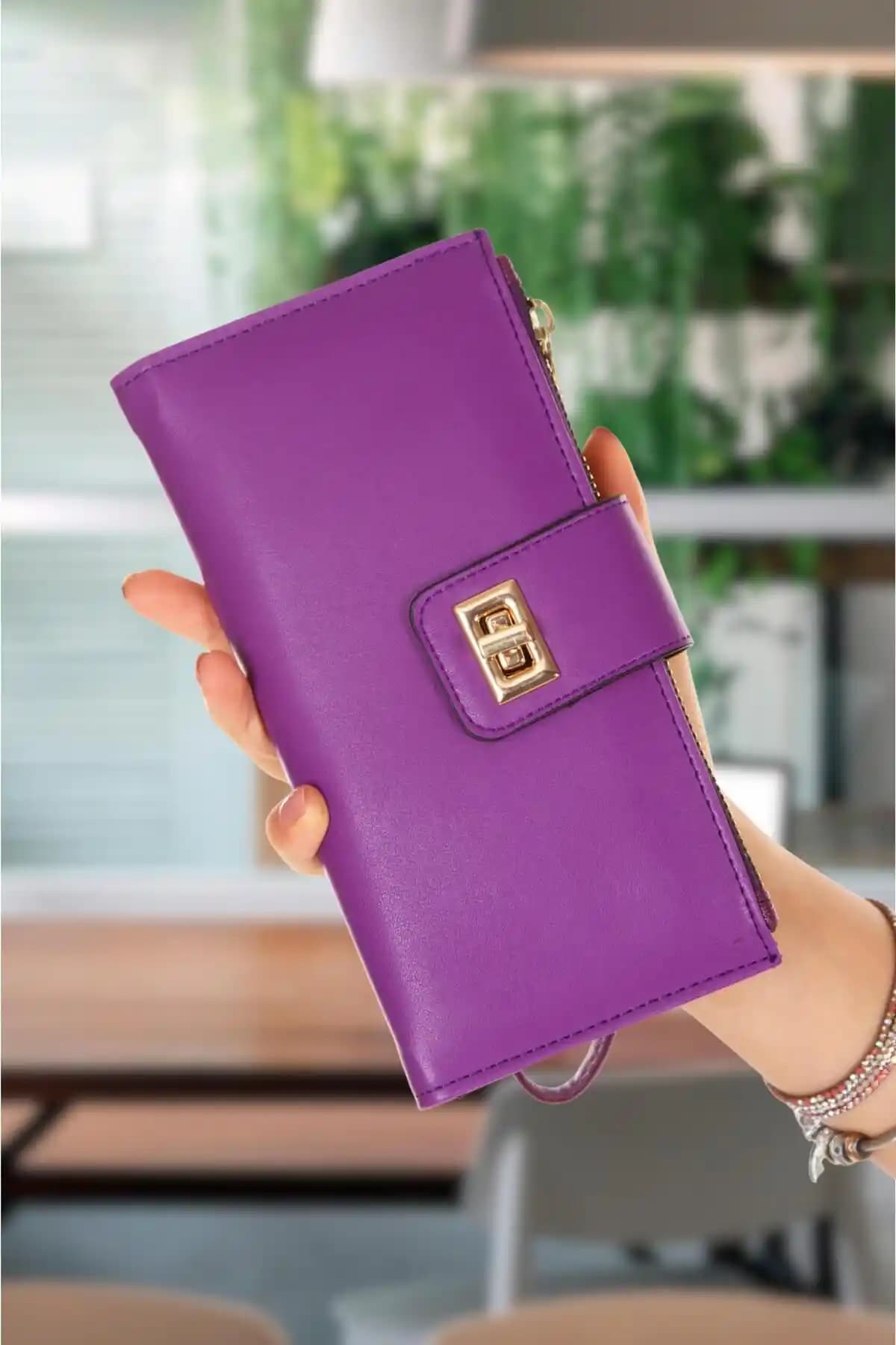 Adelina Bags ve Frank Martin Deri Cüzdan Karşılaştırması: Özellikler ve Kullanıcı Yorumları