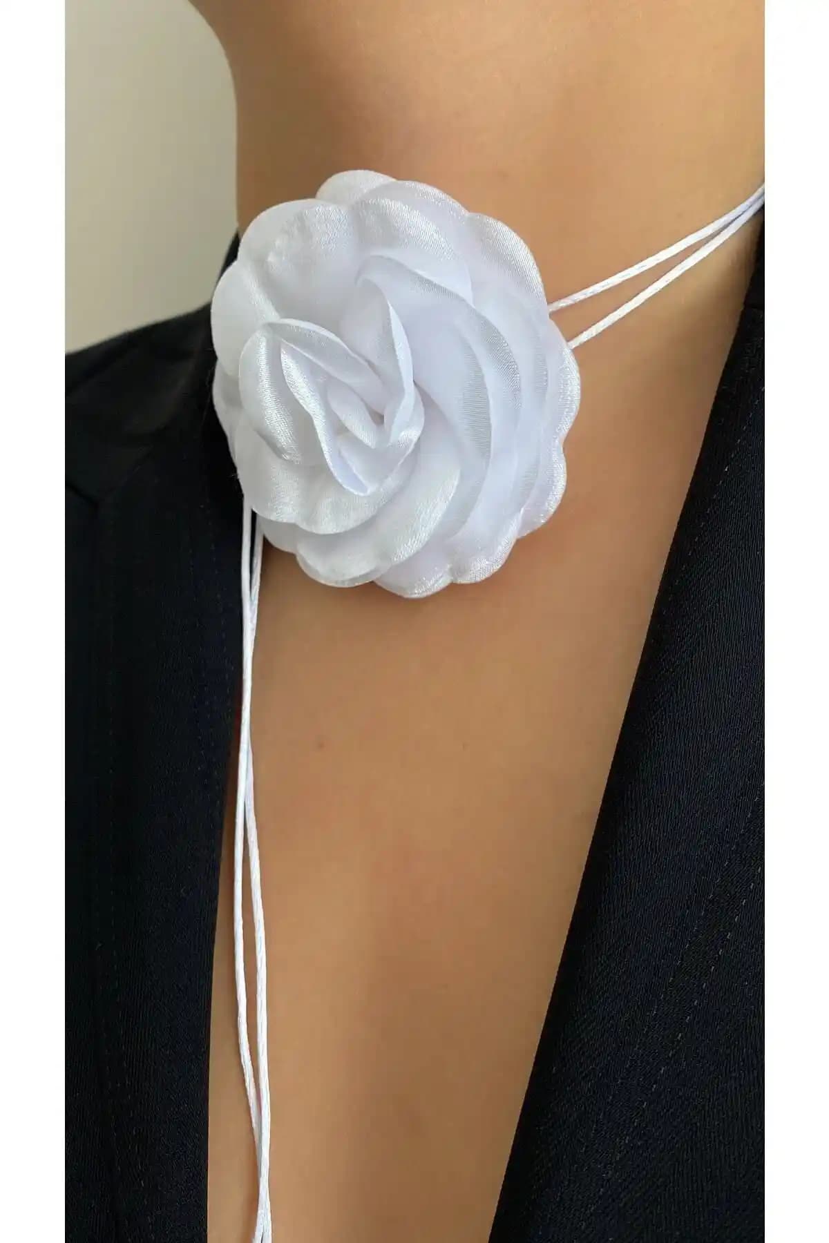 Âlâ Atelier Bağcıklı Kumaş Çiçek Choker Kolye Günlük ve Özel Kullanım İçin Uygun