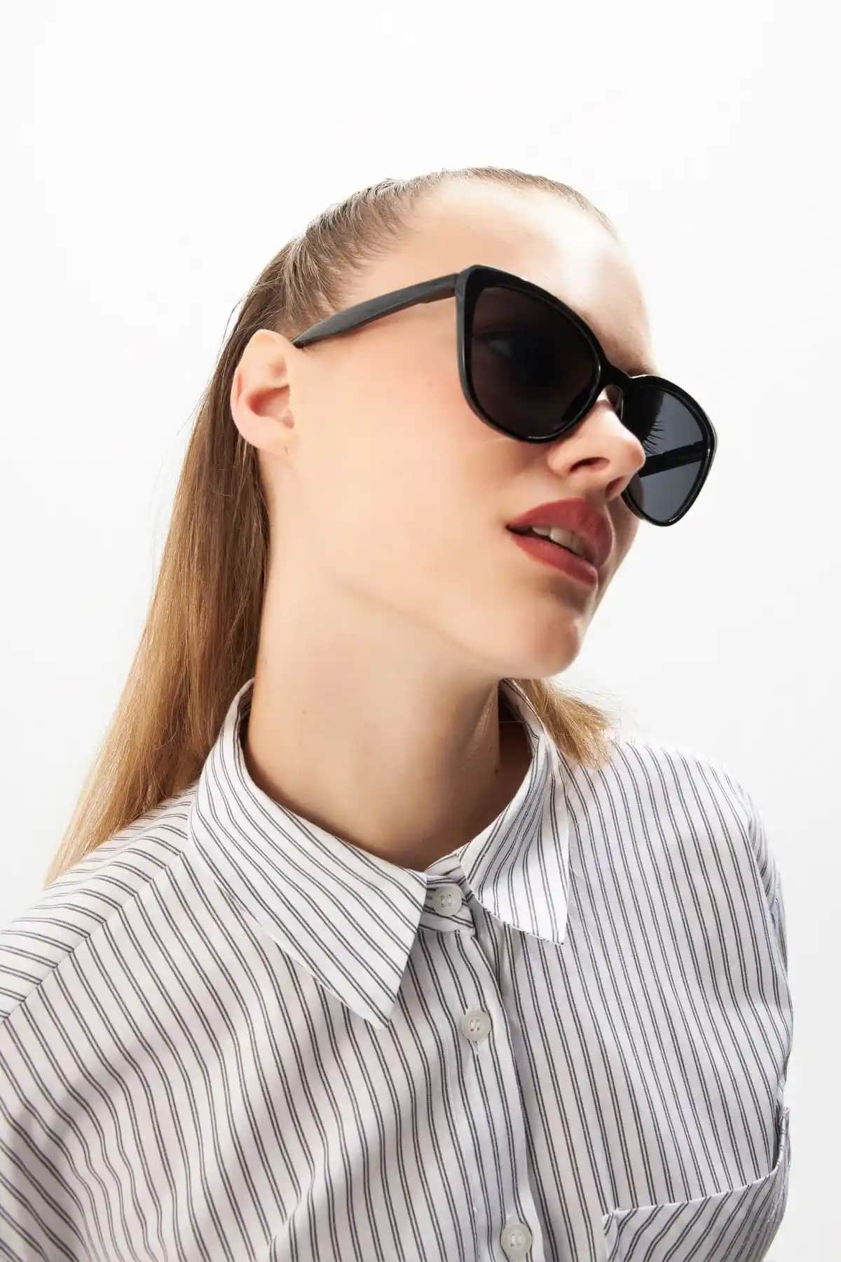 Aqua Di Polo 1987 Kadın Siyah Cat Eye Güneş Gözlüğü Şık ve Koruyucu Tasarım Özellikleri