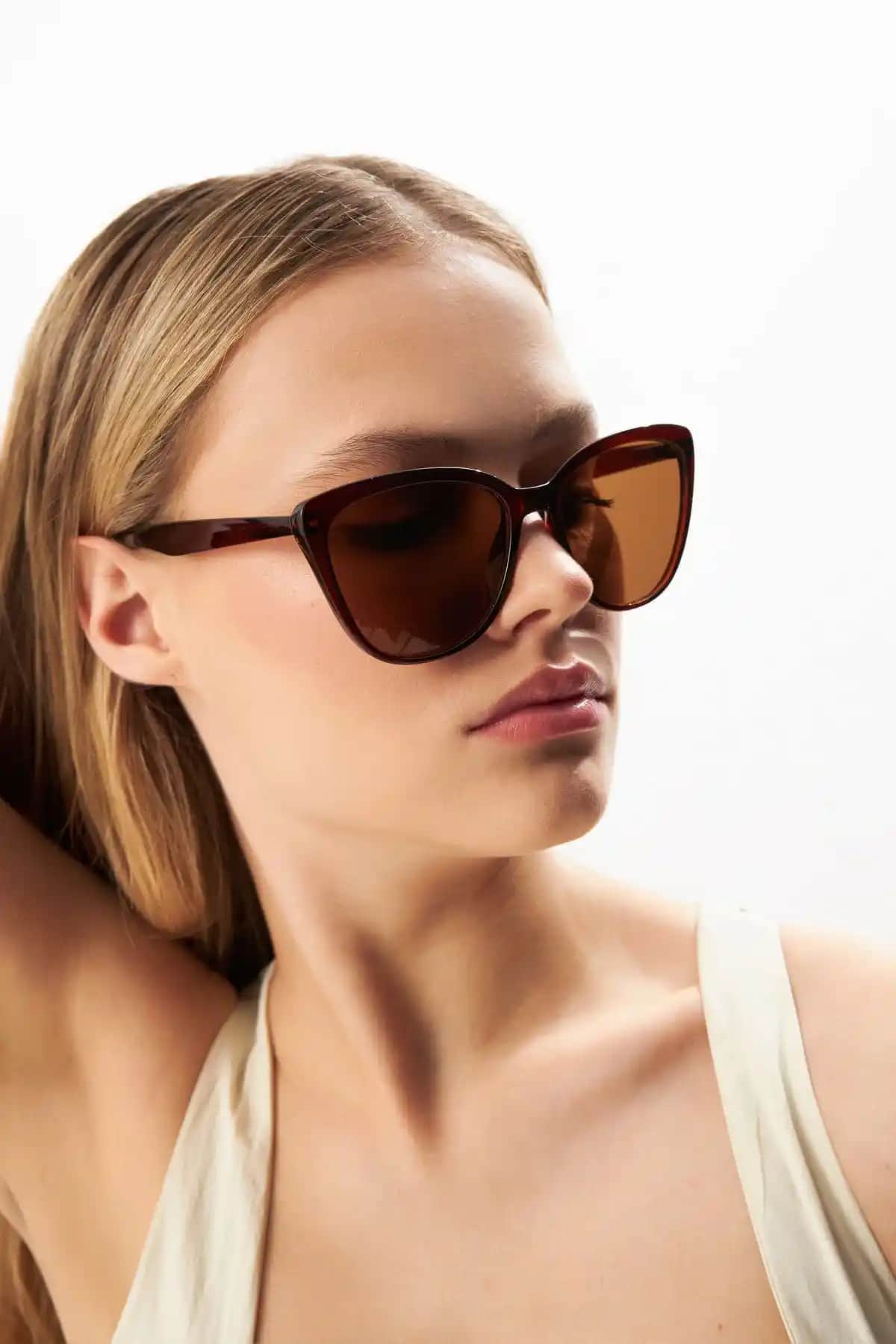 Aqua Di Polo 1987 Kahverengi Kadın Güneş Gözlüğü Şıklık ve Fonksiyonellik Bir Arada