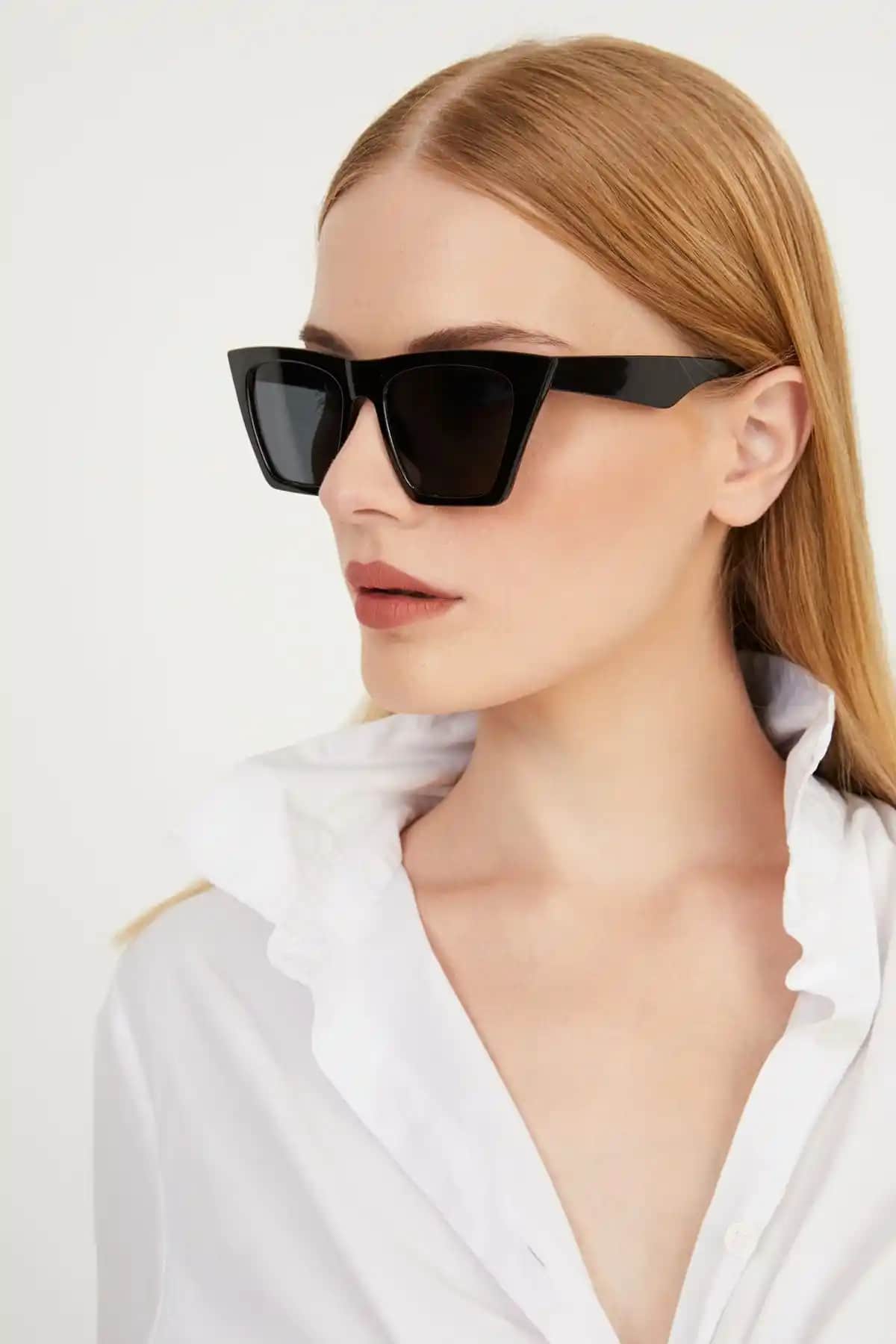 Aqua Di Polo 1987 Siyah Kadın Güneş Gözlüğü Şıklık ve Koruma Sunan Modern Tasarım