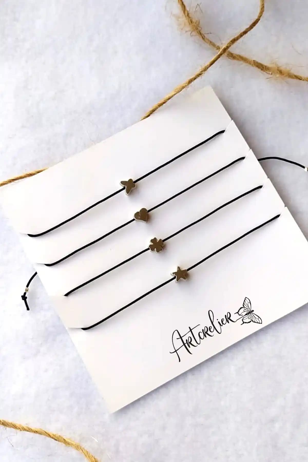 Artcrelier ve CharmED By Eda Yılz Bileklik Karşılaştırması: Stil ve Tasarım Farkları