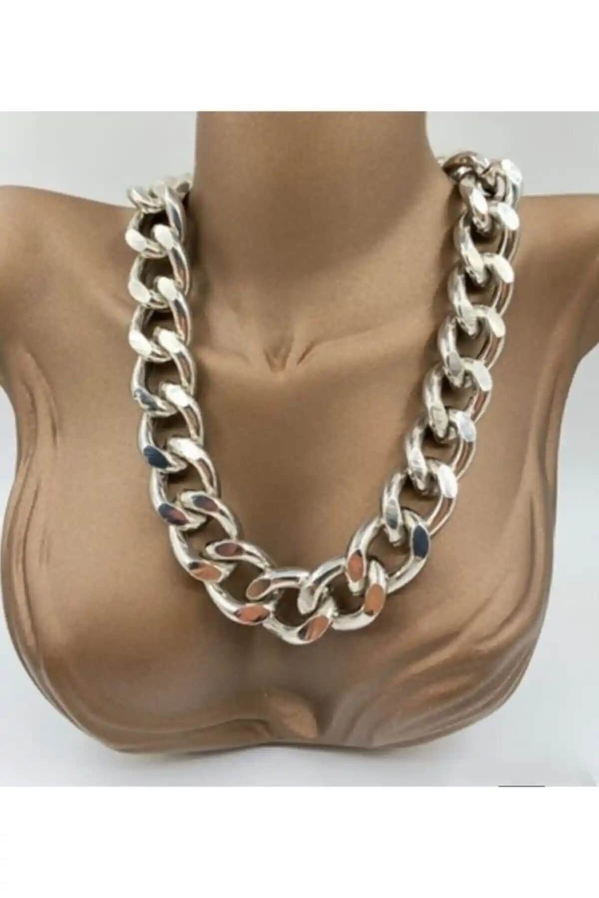 Asia Chic Kalın Zincir Kolye: Modern ve Dayanıklı Tasarımıyla Şıklık Katın