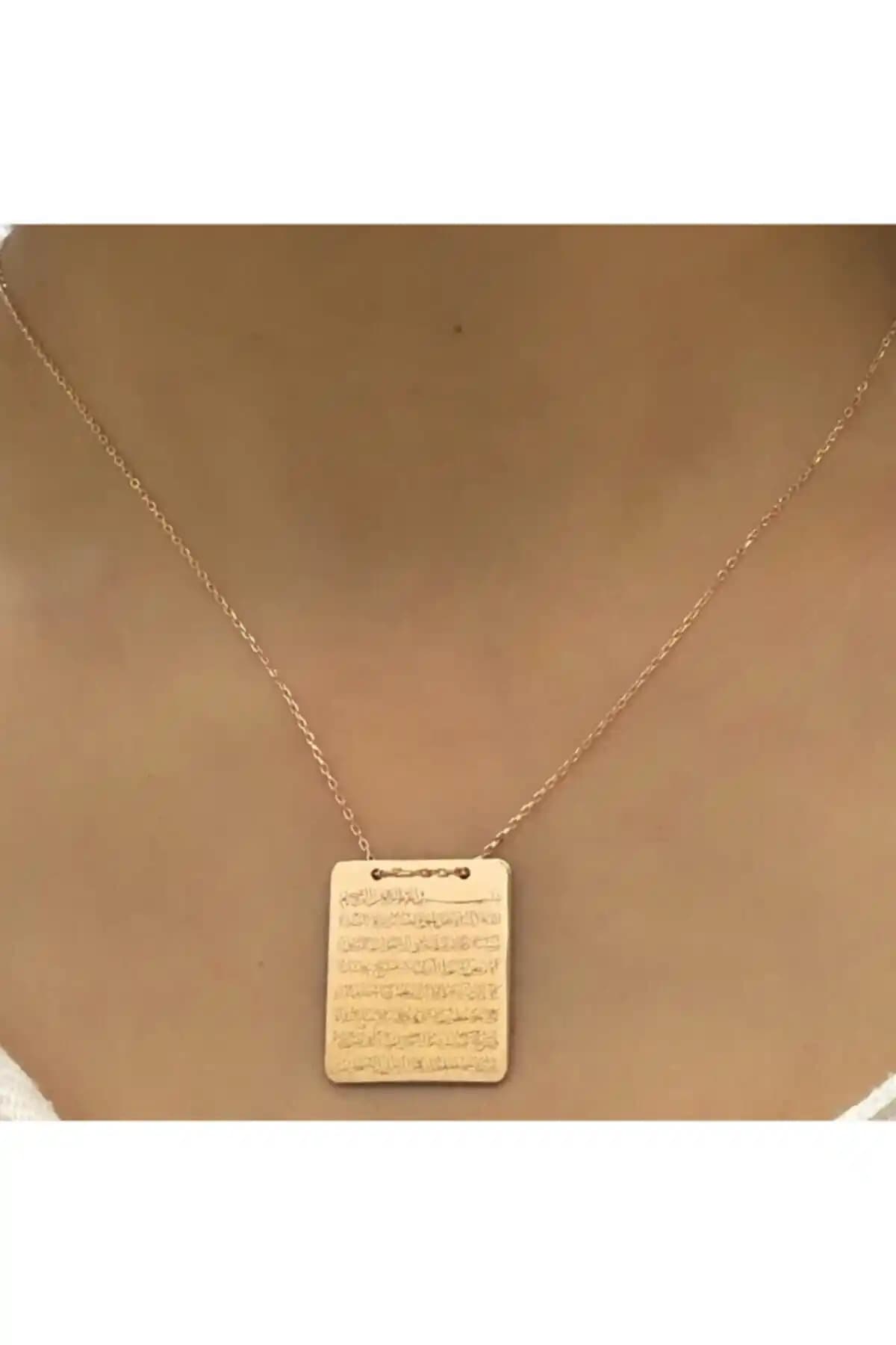Ayetel Kürsi ve Nazar Dualı Kalın Plaka Kolye: Manevi Değeri Yüksek Estetik Takı