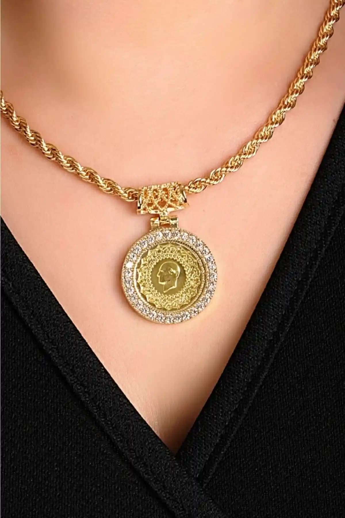 Aytekgold Çeyrekli Halat Kolye: Zarif ve Dayanıklı Altın Kaplama Takı Seçenekleri