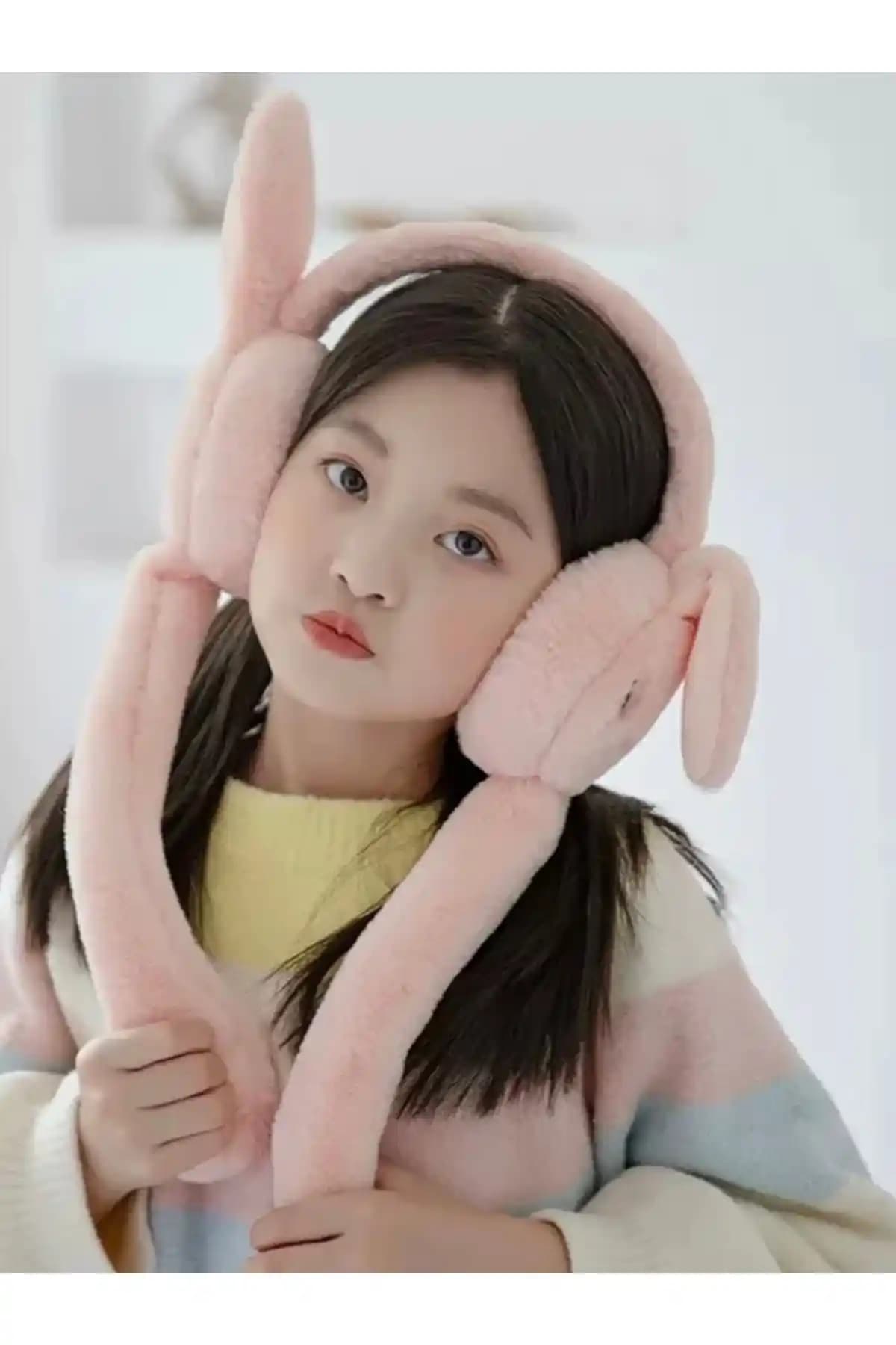 Azize Peluş Oynar Mekanizmalı Sesli Lüks Kulaklık İle Şıklık ve Konfor Bir Arada