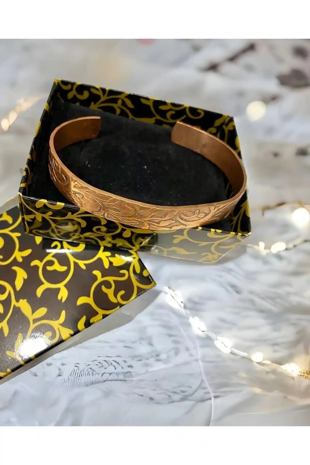 Bakır Bileklik Karşılaştırması: Kapris Concept ve Kehribarevi Modelleri İncelemesi