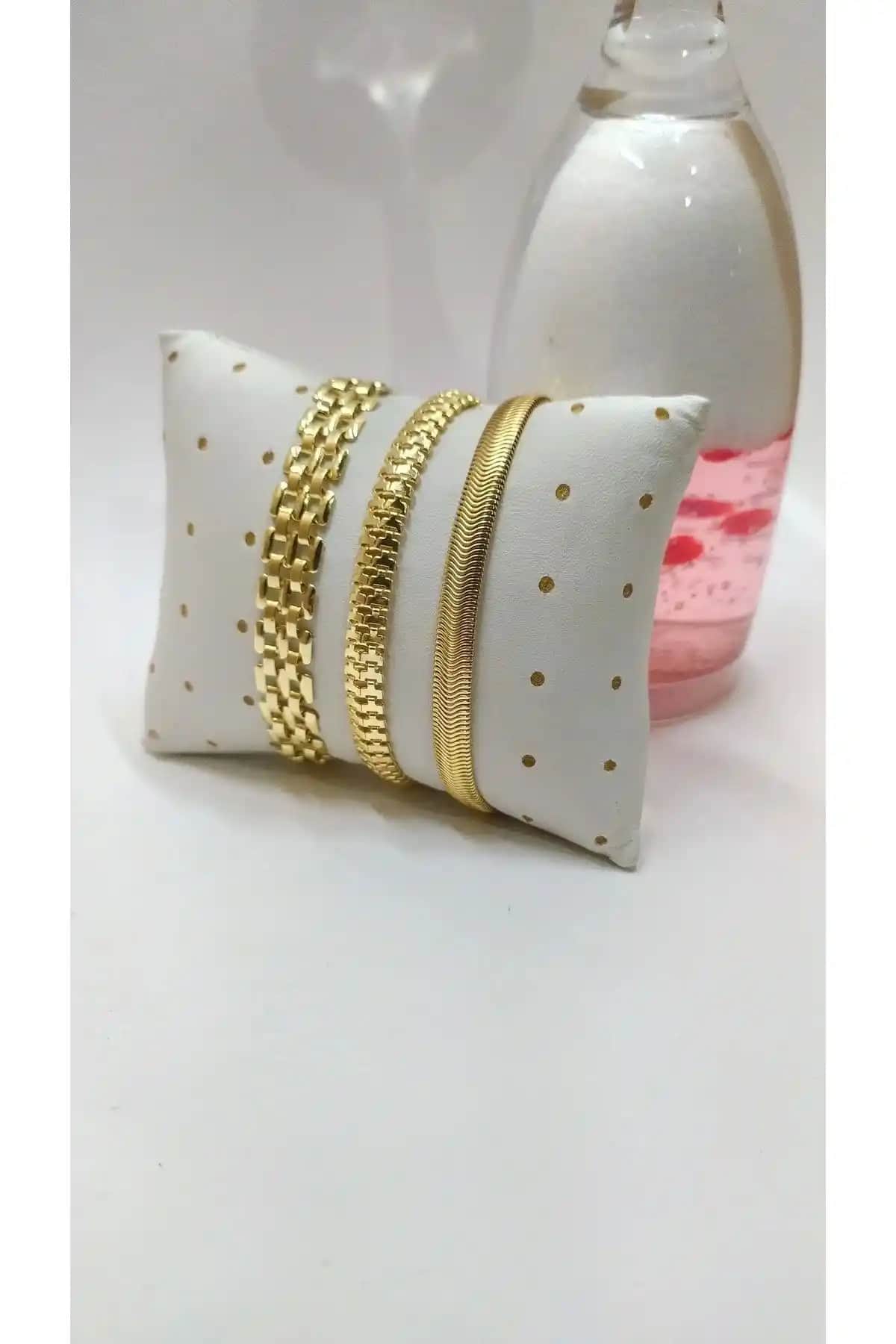 Bers Aksesuar Altın Kaplama Kadın Bileklik: Şıklık ve Dayanıklılık Bir Arada