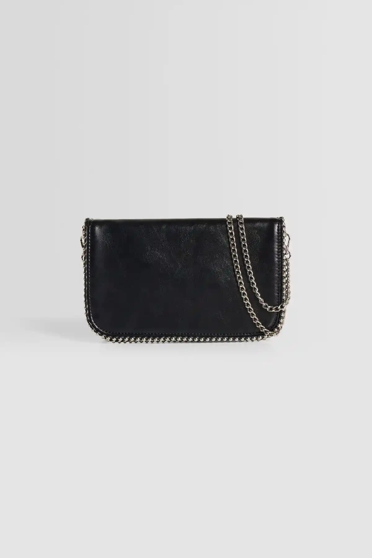 Bershka Çapraz Askılı Çantalar Karşılaştırması: Modaya Uygun ve İşlevsel Seçenekler