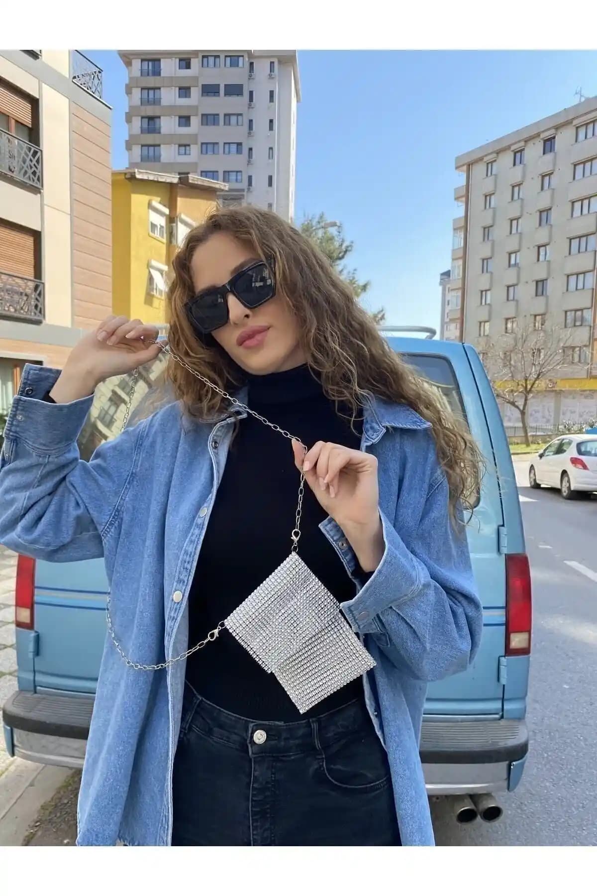 Biest Gümüş Taş Görünümlü Zincirli Telefon Çantası Şık ve Pratik Günlük Aksesuar