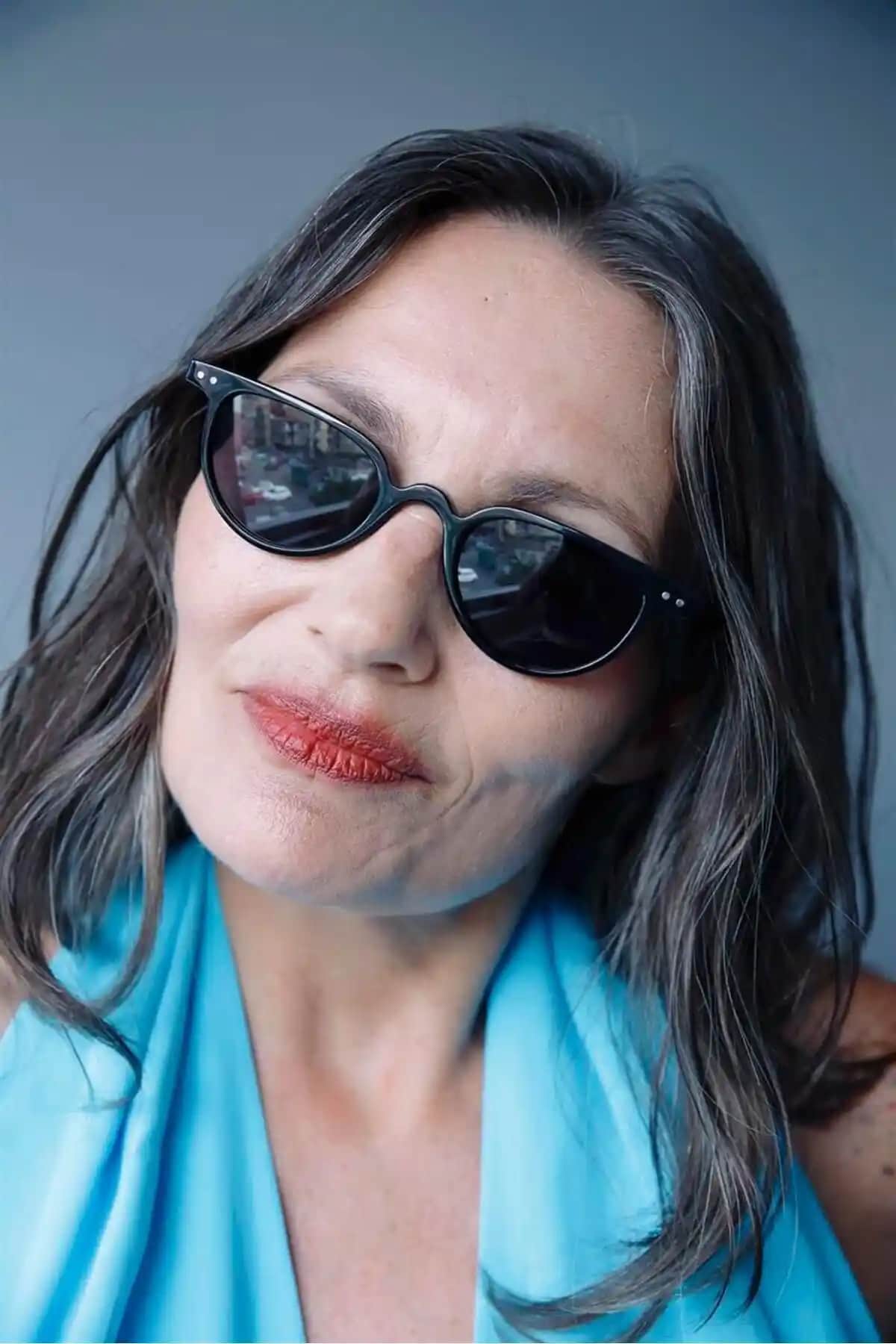 Bilge Karga Ceyda Siyah Siyah Güneş Gözlüğü: Şık ve Dayanıklı Tasarım, UV Koruma Özelliği