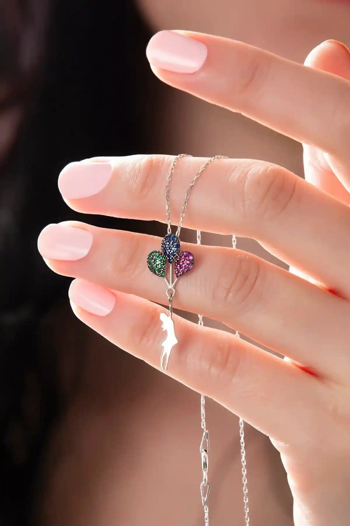 Bilsen Store Kadın 925 Ayar Gümüş Zincirli Balon Tutan Kız Model Kolye