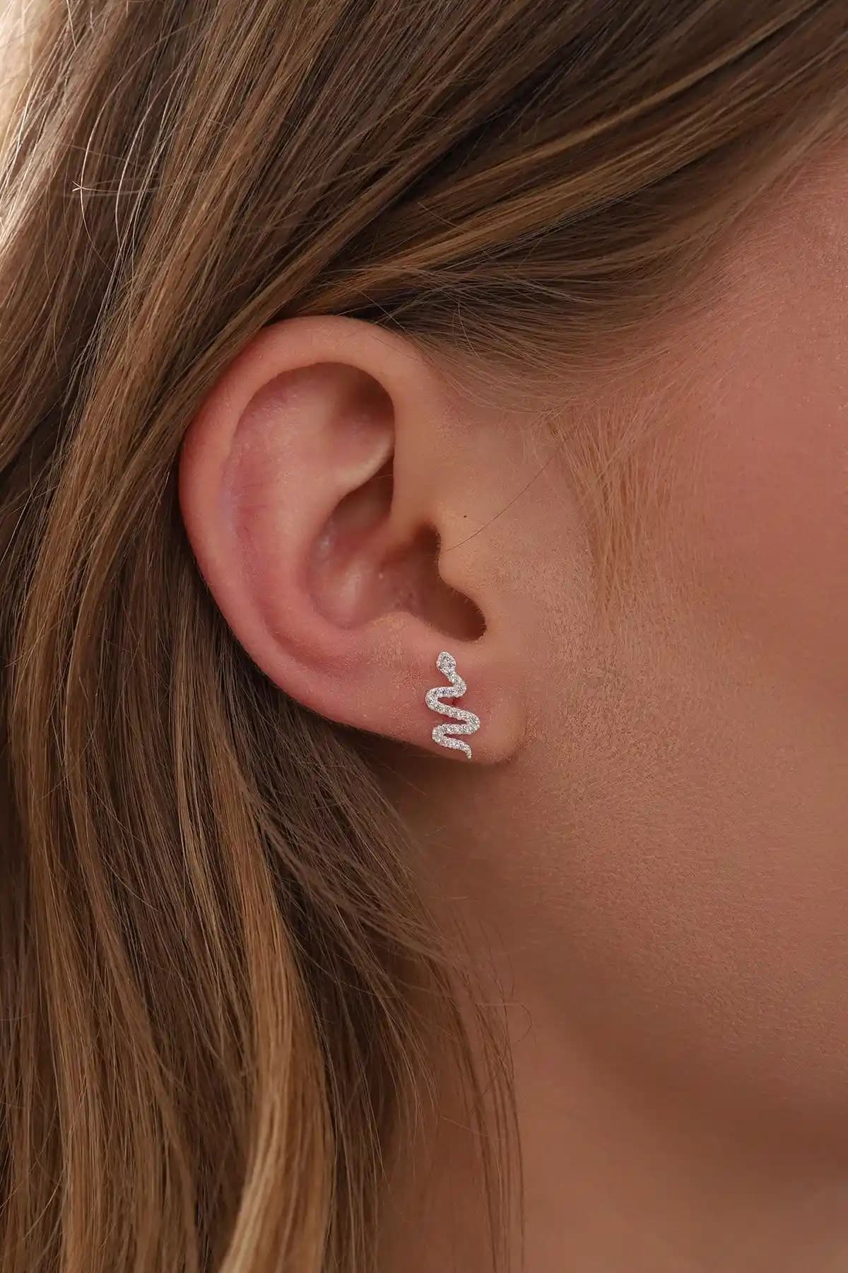 Bilsen Store Küpe Karşılaştırması: 925 Ayar Gümüş ve Gümüş Kaplama Modelleri