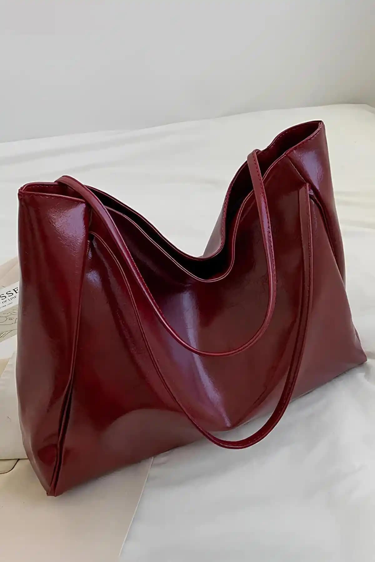 Bipanya Matthew Suni Deri Kadın Omuz Çantası Günlük Kullanım İçin Şık ve Dayanıklı Tasarım