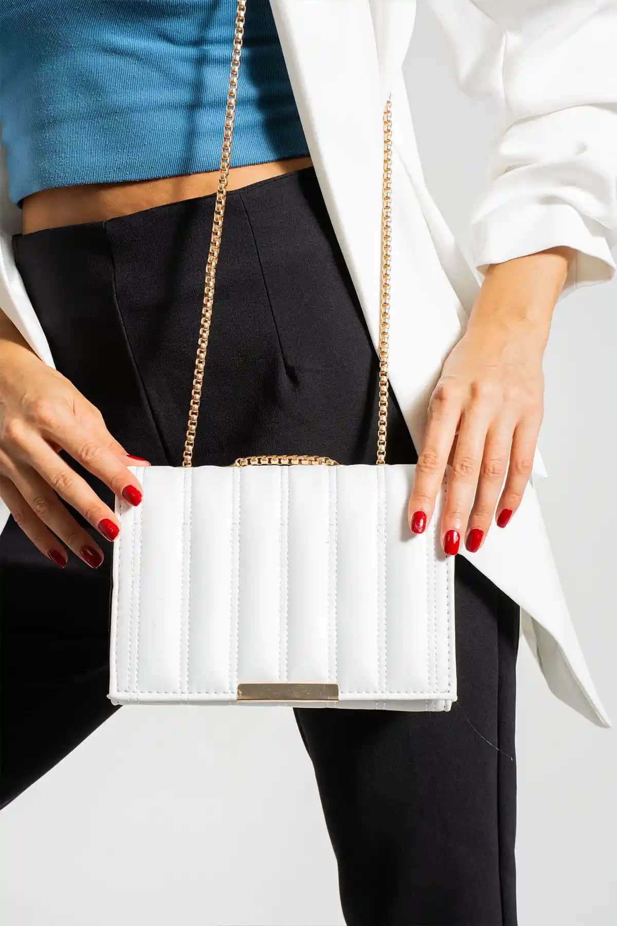 Butikbatii ve Moom Bag Kadın Zincirli Çanta Karşılaştırması: Özellikler ve Kullanıcı Yorumları