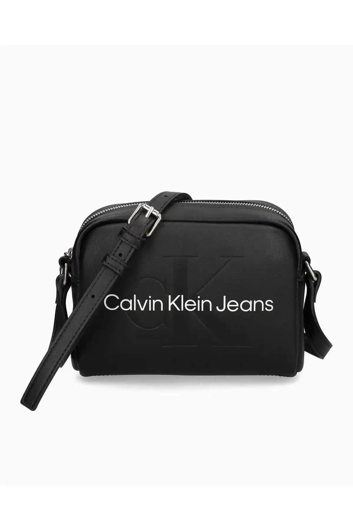 Calvin Klein Sculpted Camera Bag Kadınlar İçin Şık ve Kullanışlı Günlük Çanta Seçenekleri