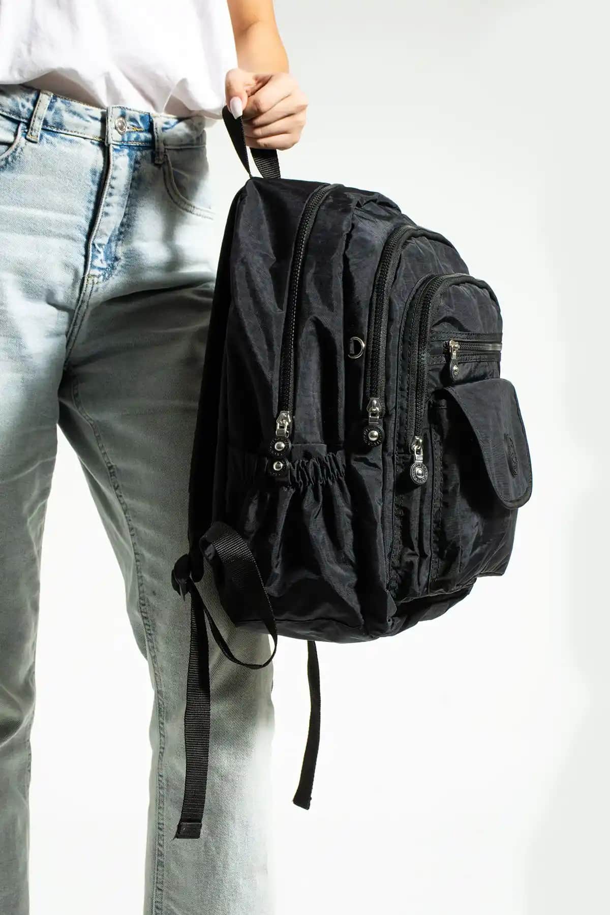 Çanta Trend Mega Boy Siyah Unisex Okul Çantası: Fonksiyonellik ve Şıklığın Buluşması