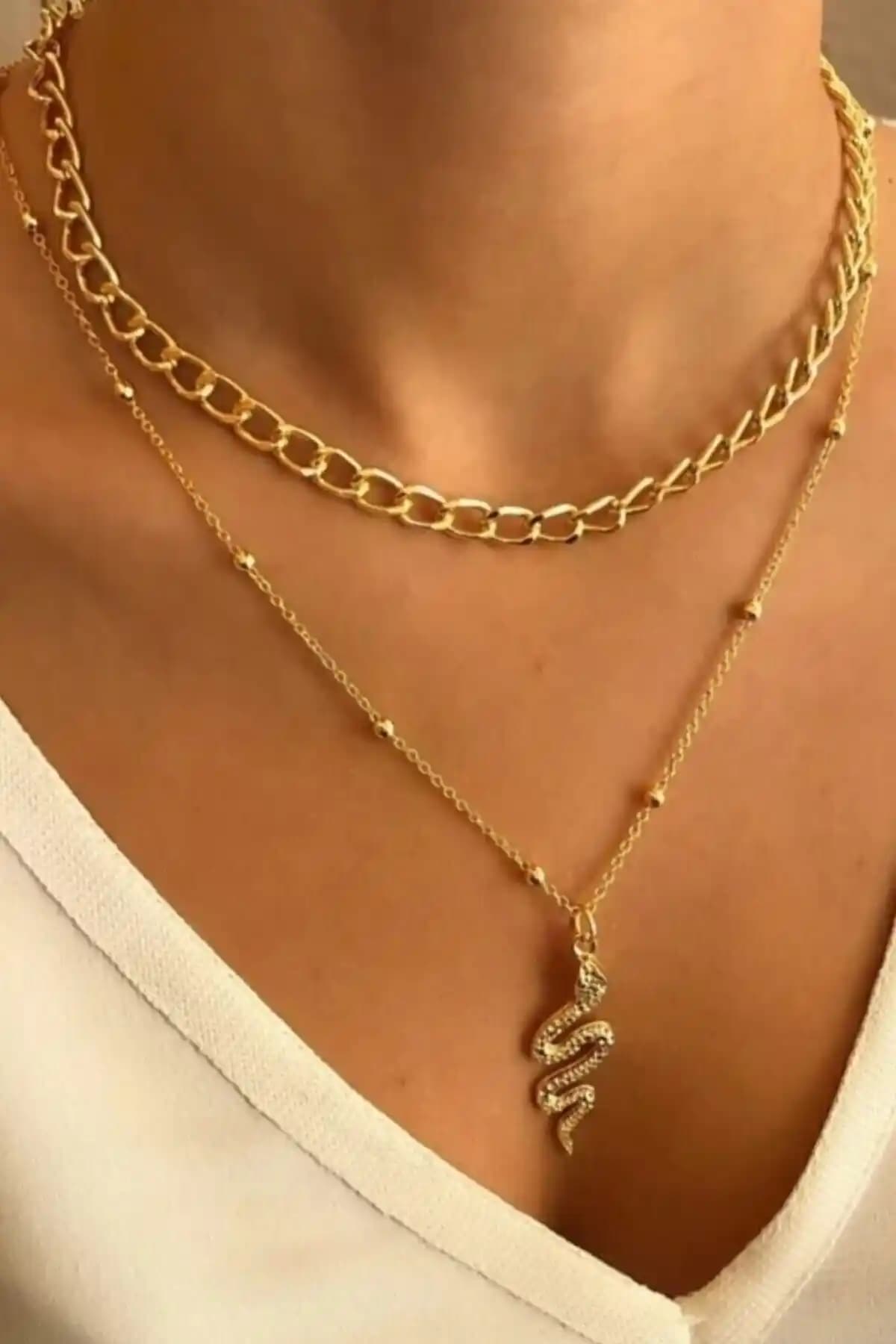 ÇEHRELİZE Yılan Kolye: Zarif ve Dayanıklı Altın Renkli Modern Takı Seçeneği