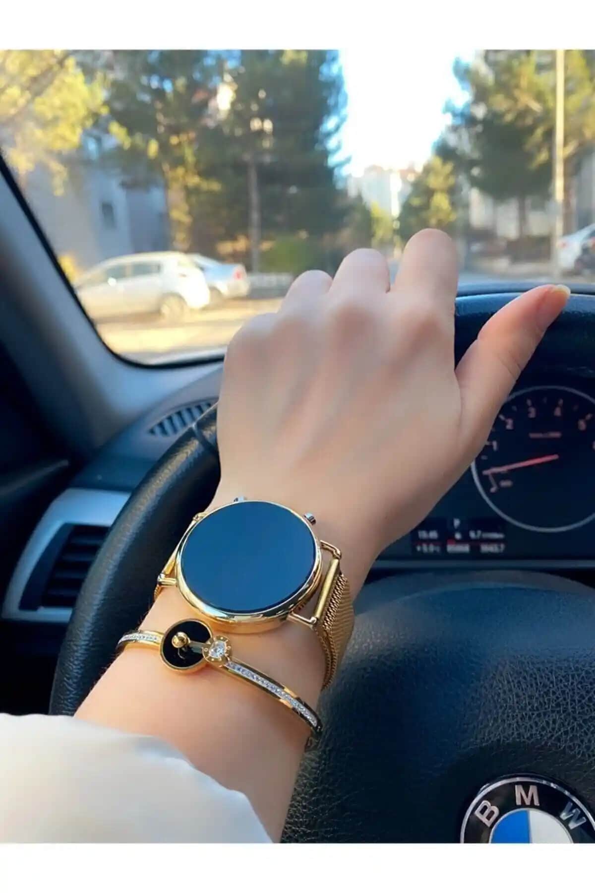 ÇENÇEN Çelik Dijital ve İSTLİV Klasik Gold Çelik Saatleri Karşılaştırması