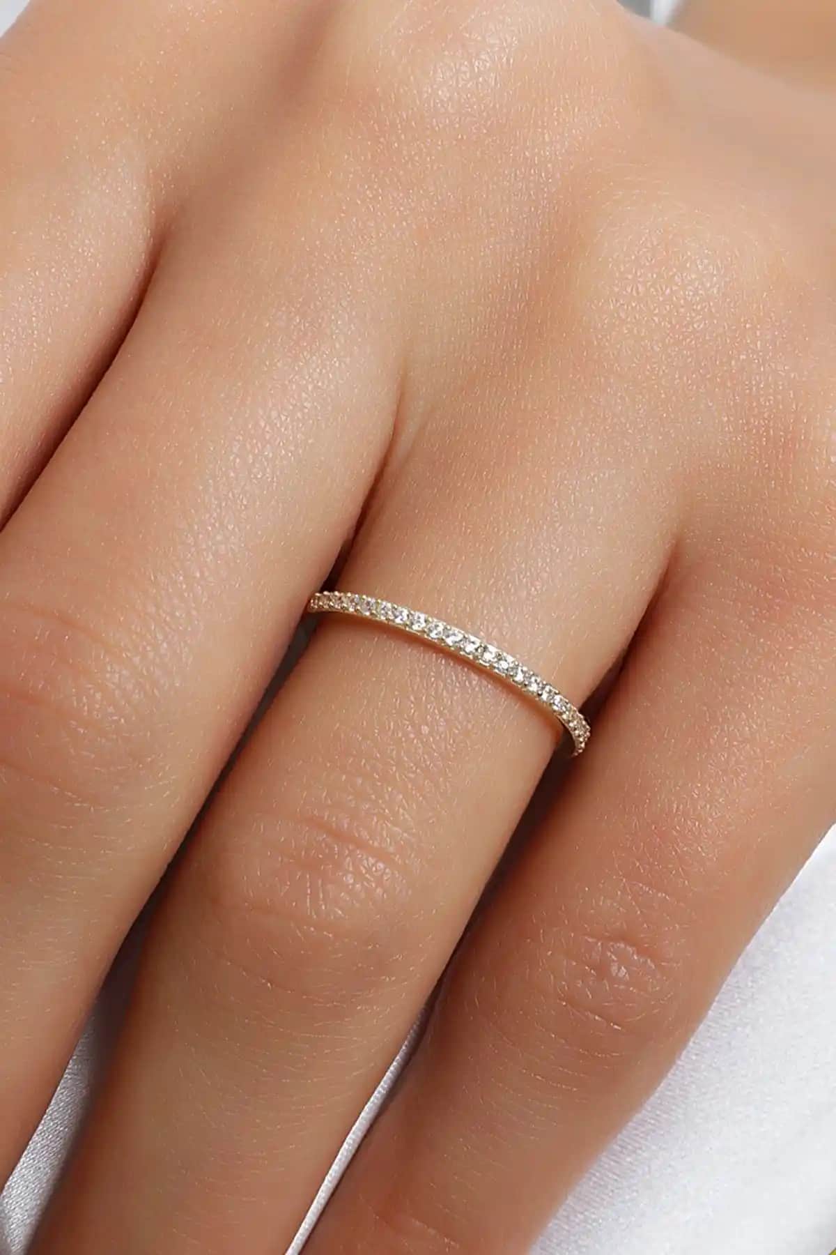 Çgk Çiğdem Gürel Kuyumculuk Yarım Tur Çıtır Altın Yüzükleri Günlük ve Şık Kullanım İçin Uygun