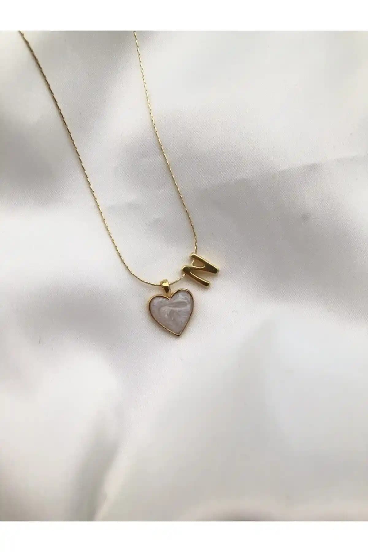 Claritas Kadın Altın Kaplama Sedef Kalpli N Harfli Kolye Zarif ve Şık Tasarım