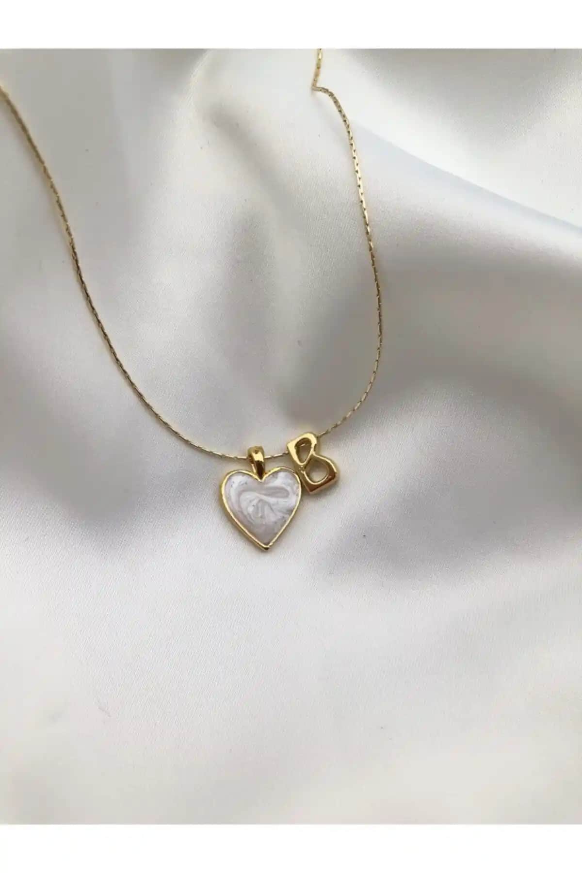 Claritas Takı Kadın Kolyesi – Zarif ve Dayanıklı Altın Kaplama Aksesuar