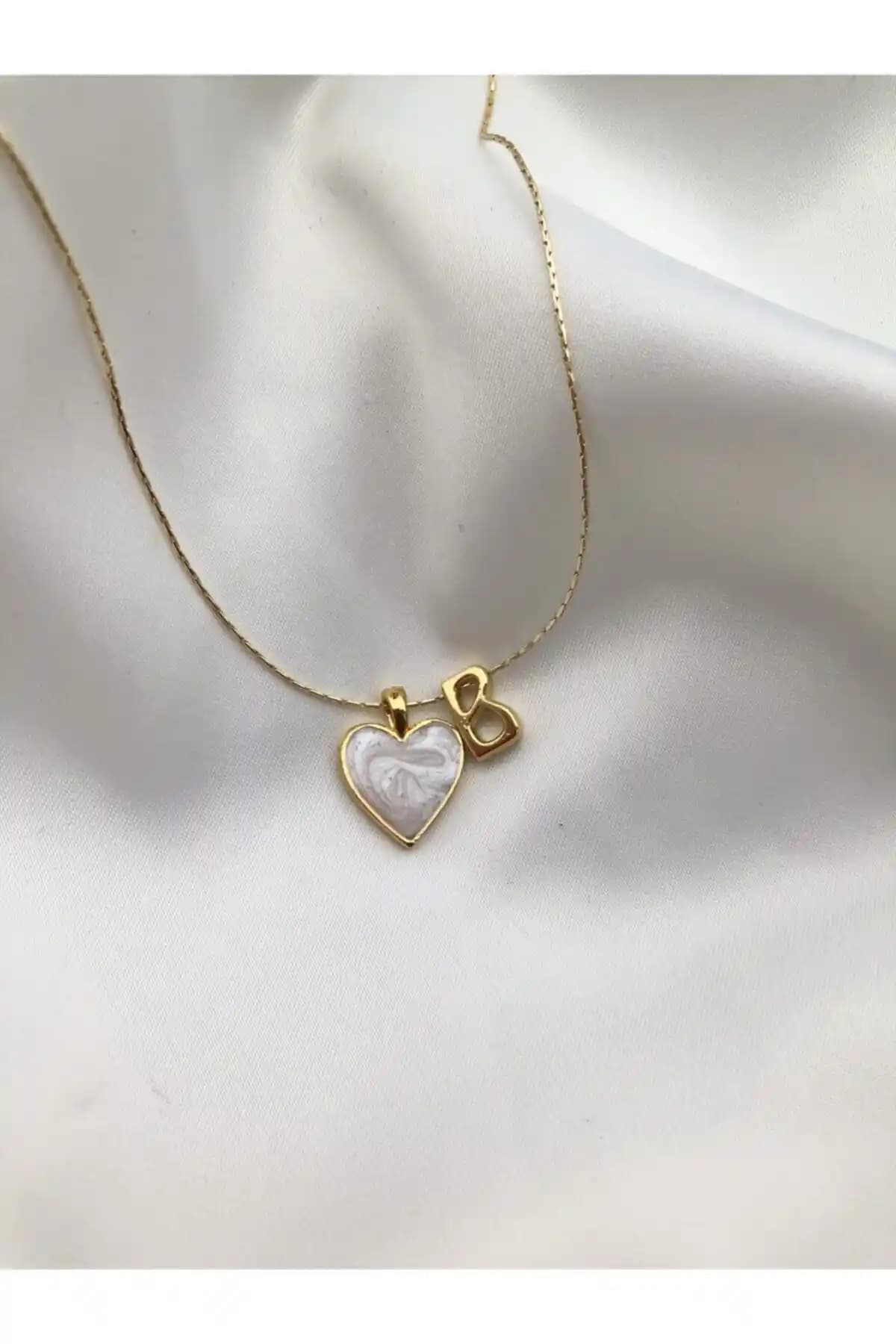 Claritas Takı Kadın Kolyesi – Zarif ve Dayanıklı Altın Kaplama Aksesuar