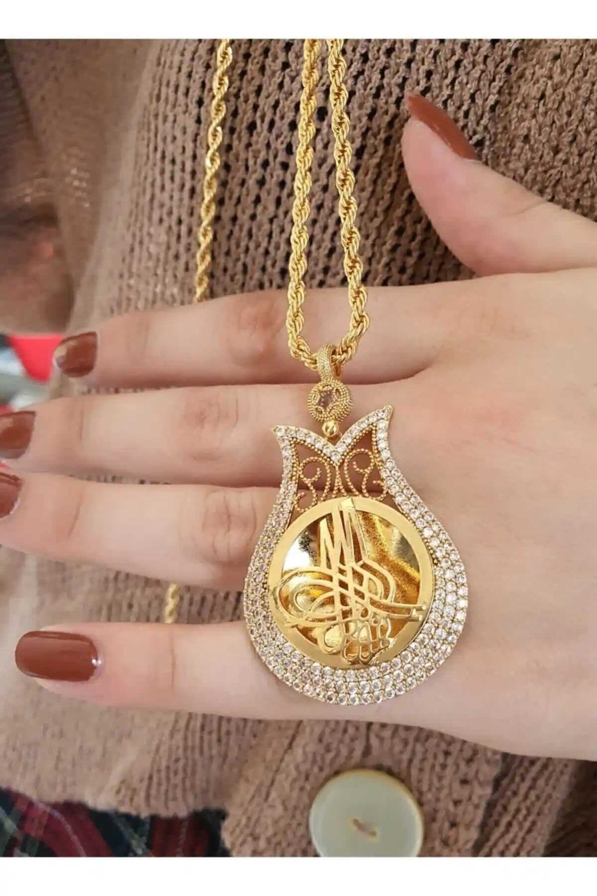 Çocuklar İçin Şık ve Zarif 22 Ayar Altın Kaplama Zirkon Taşlı Tuğralı Kolye