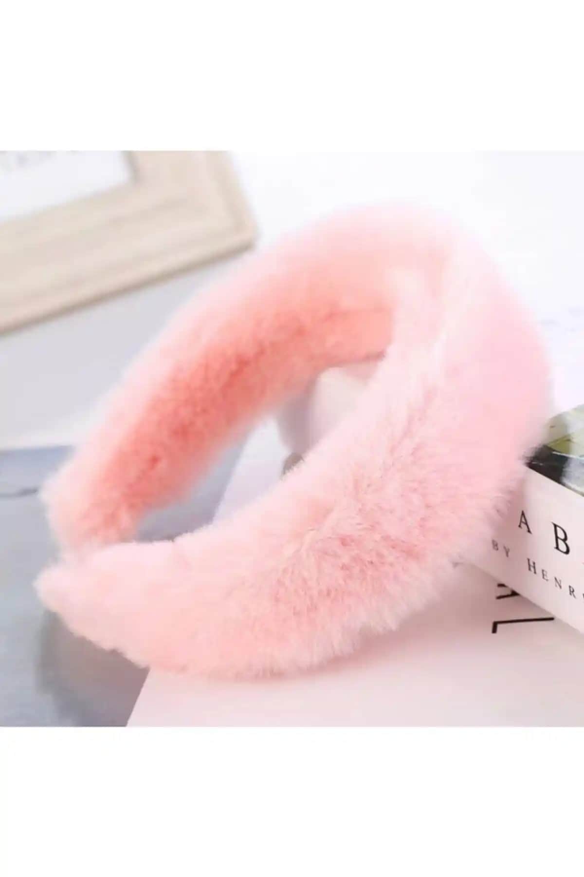 CSR AKSESUAR ve Jack Ferrero Peluş Taç Karşılaştırması: Şıklık ve Konfor Analizi