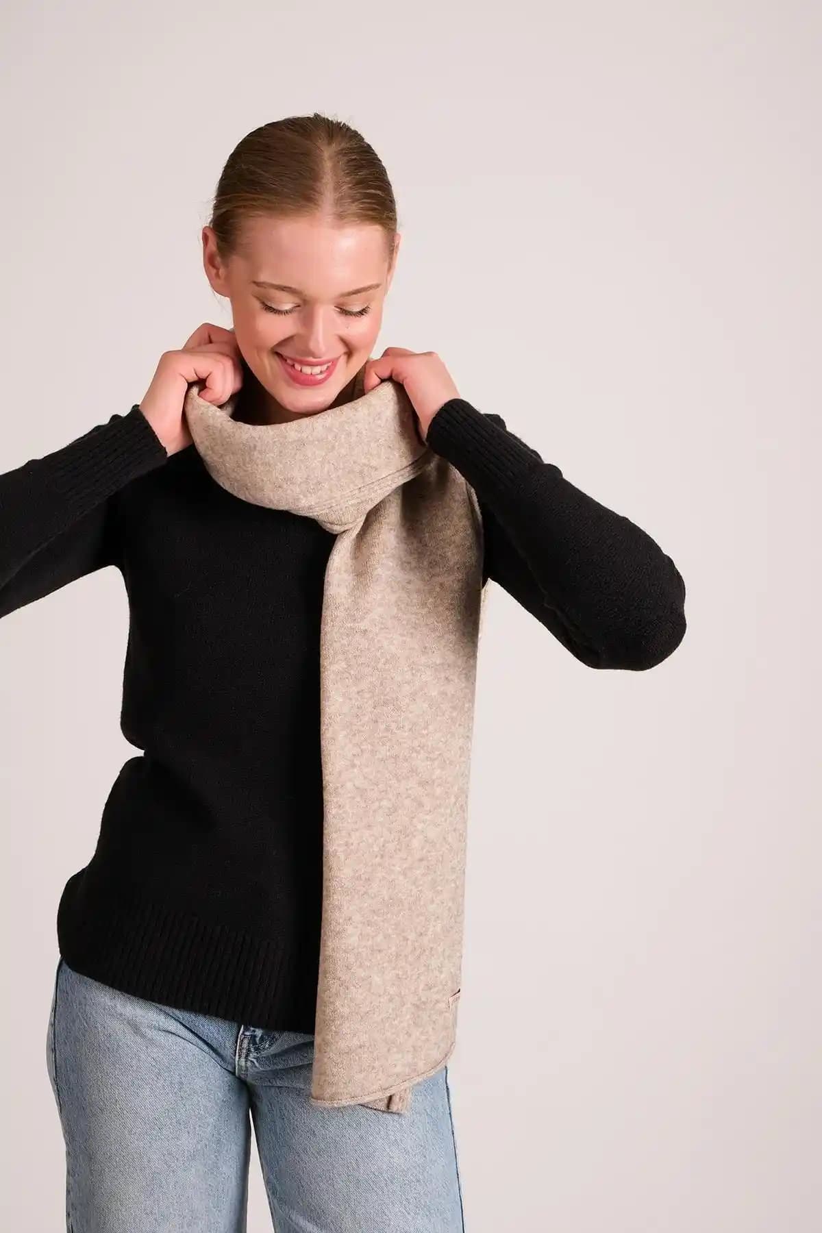 ÇUBA Kadın Melanj Yumuşak Tuşe Atkı: Şık ve Konforlu Kış Aksesuarı