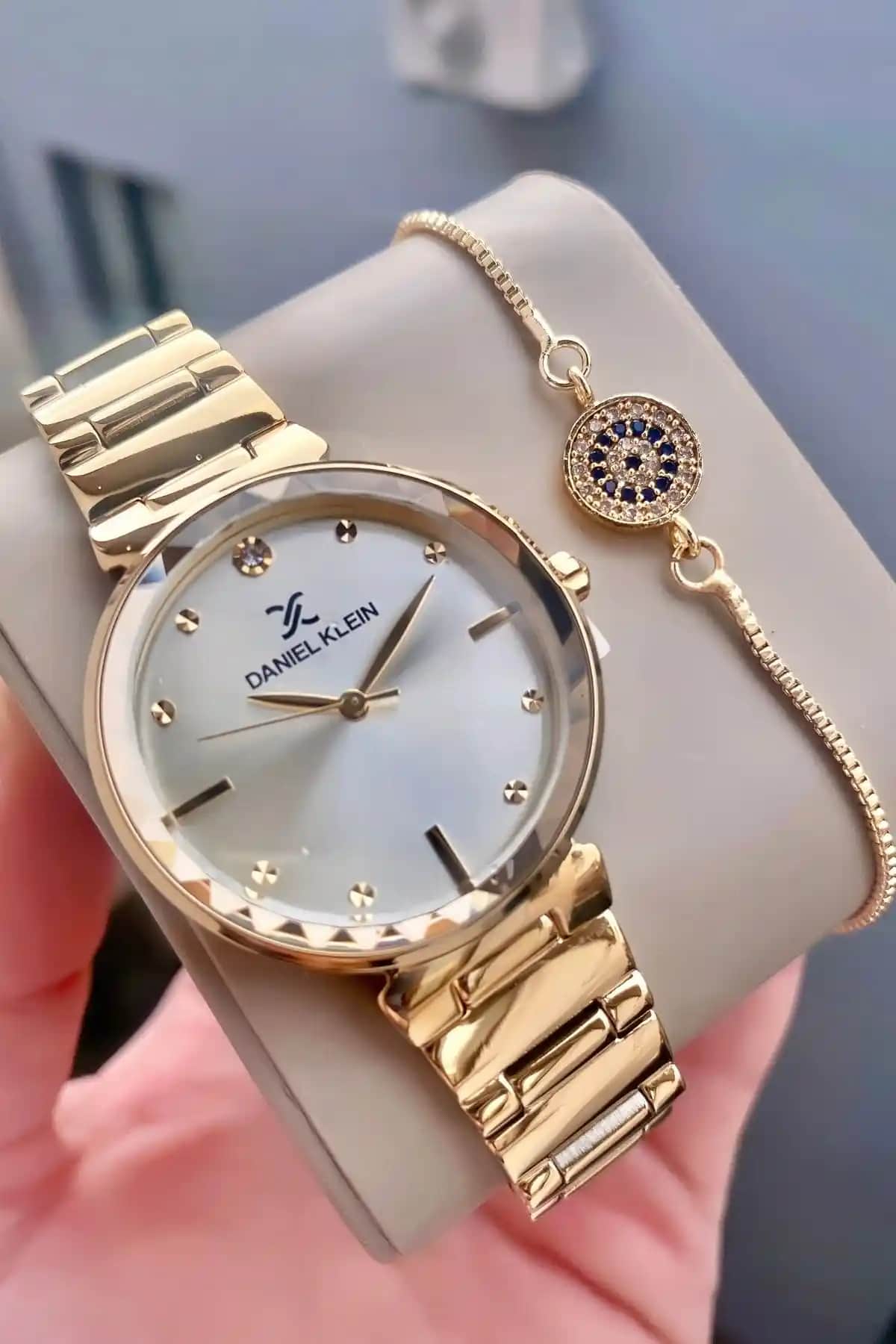 Daniel Klein Kadın Kol Saatleri Karşılaştırması: Su Geçirmez ve Şık Modellerin Detayları