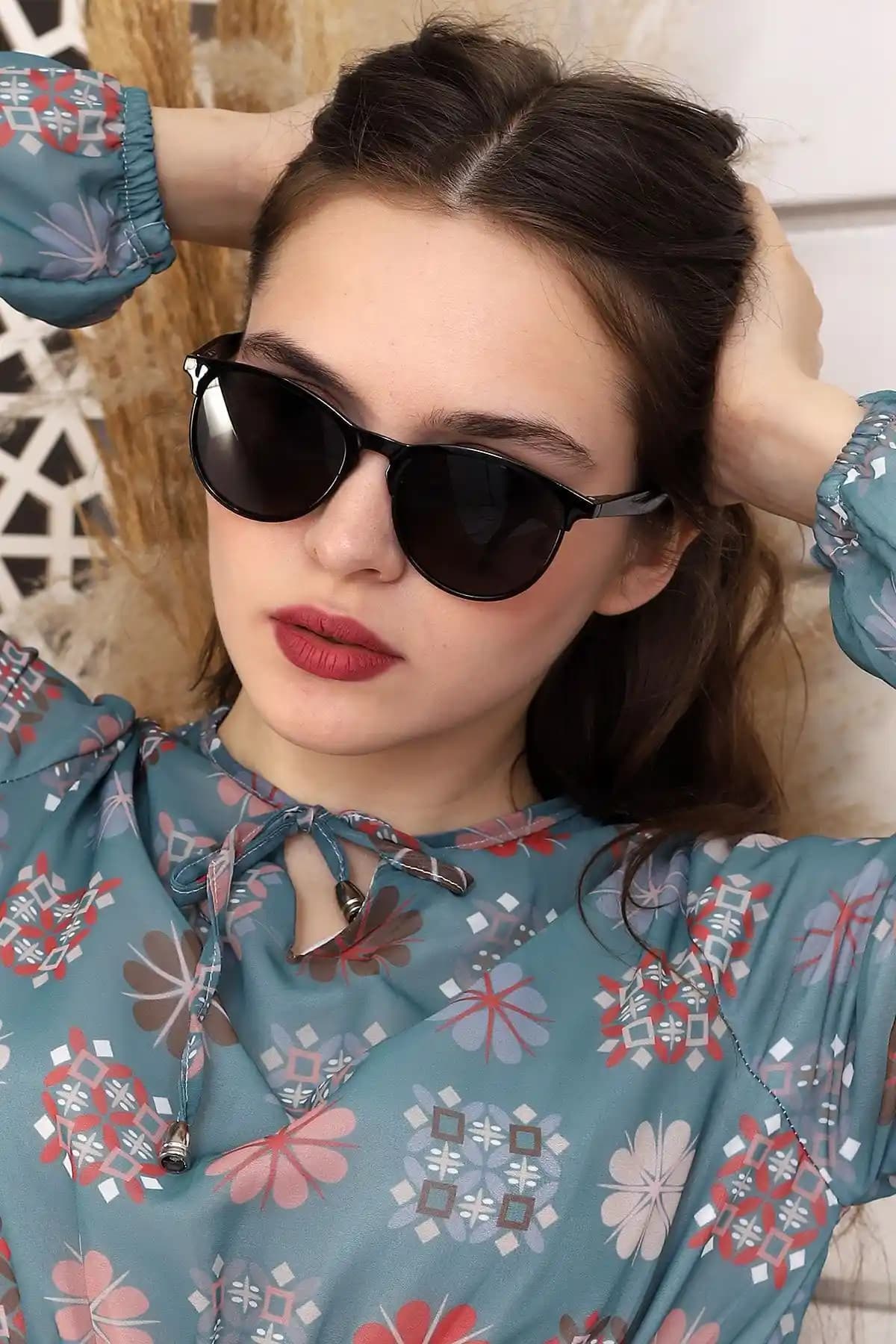 Della Pianto Tamela Siyah Unisex Güneş Gözlüğü Şıklık ve Göz Sağlığı Korumasında Modern Tasarım