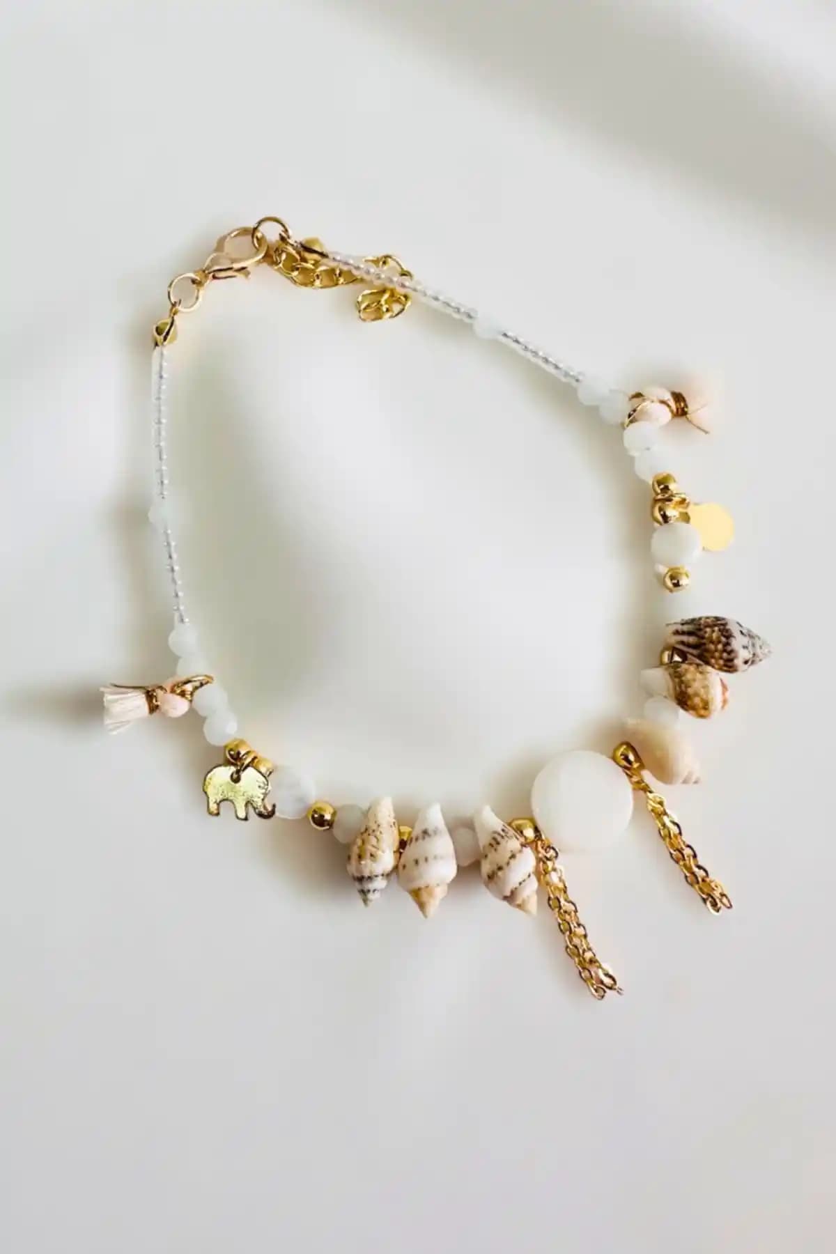 Deniz Kabuğu ve Sedef Desenli El Yapımı Halhal ile Şıklığınızı Tamamlayın