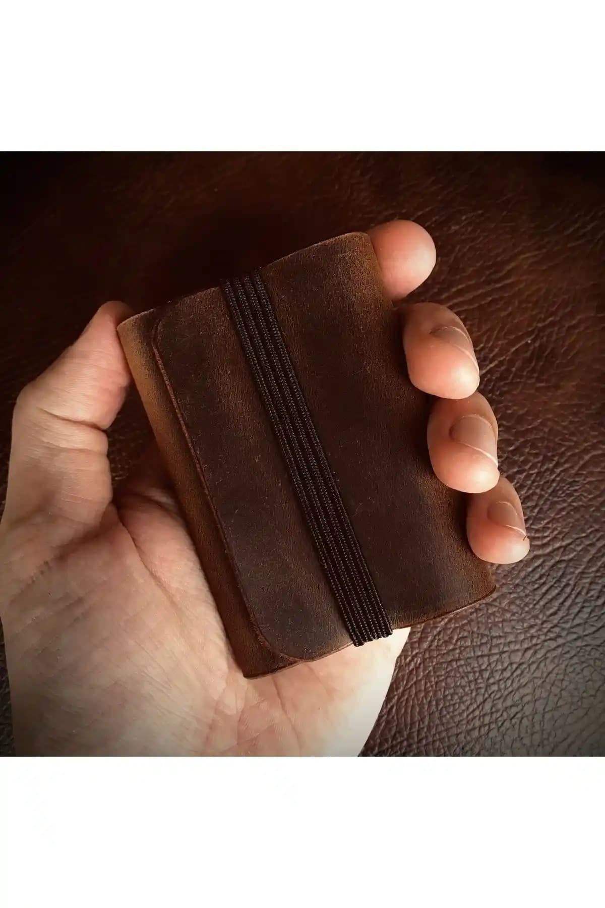 Deri Cüzdan Seçiminde Karşılaştırma: Mess Collection ve Zarif Atölye Napoly