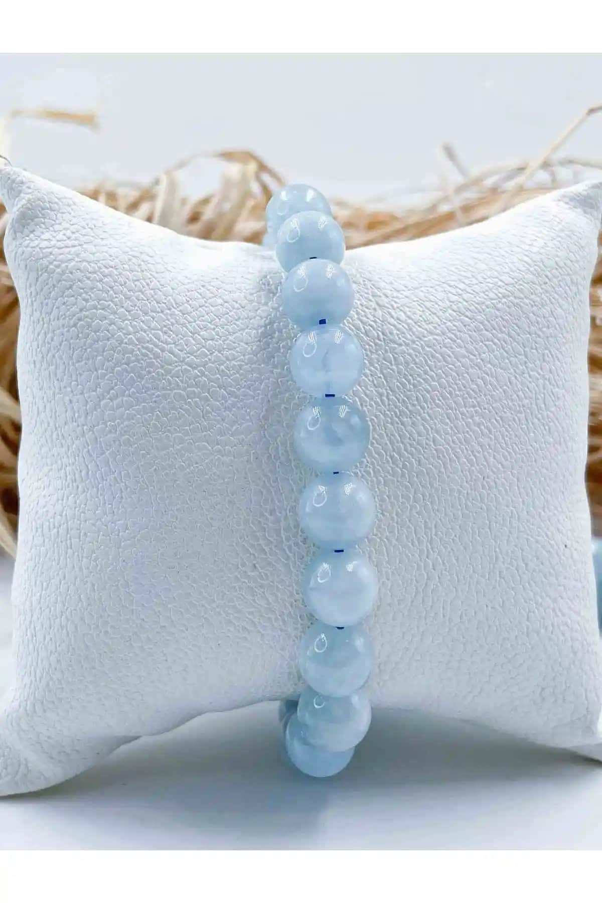 Doğal Akuamarin Taş Bileklikleri: Estetik ve Enerji Dengeleyici Takı Seçenekleri