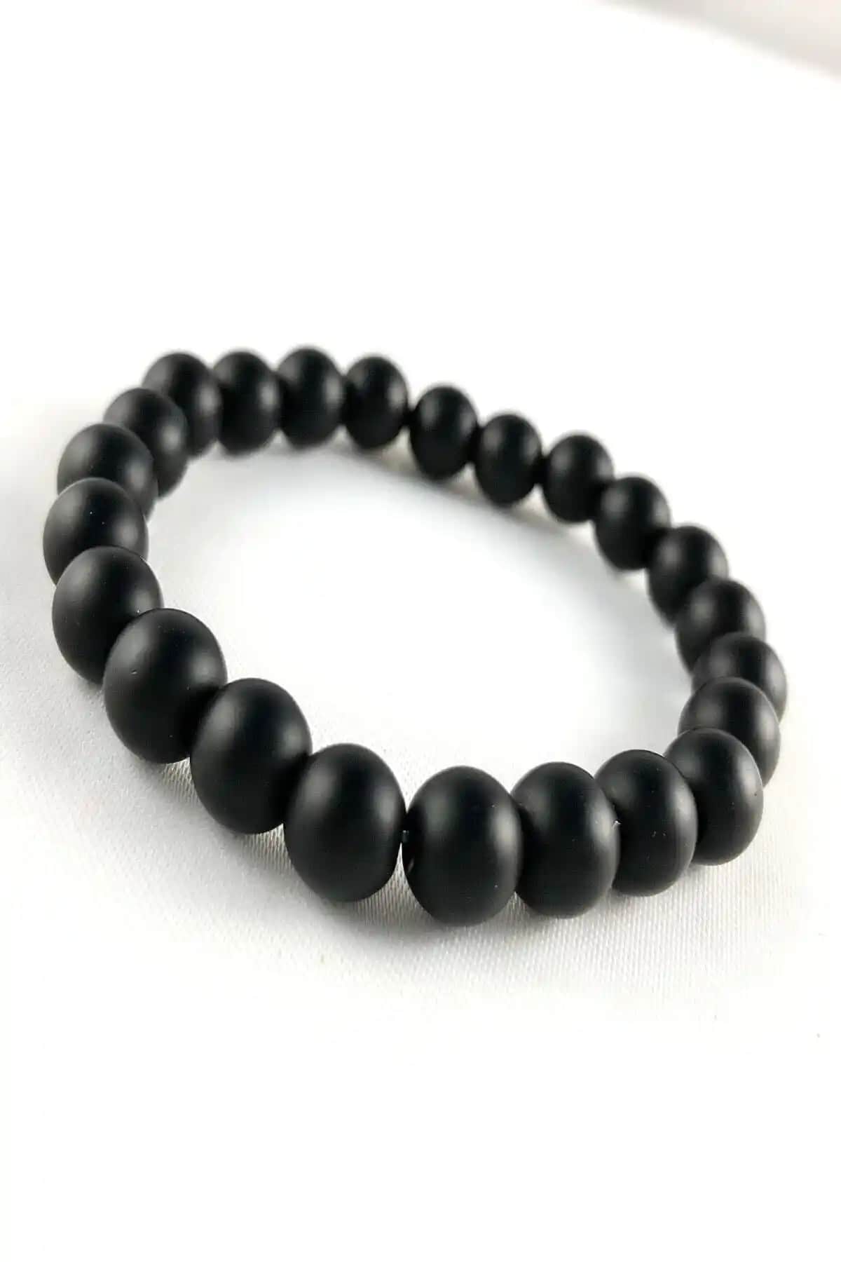 Doğal Oniks Taşından Bileklik: Şıklık ve Doğallığın Zarif Buluşması